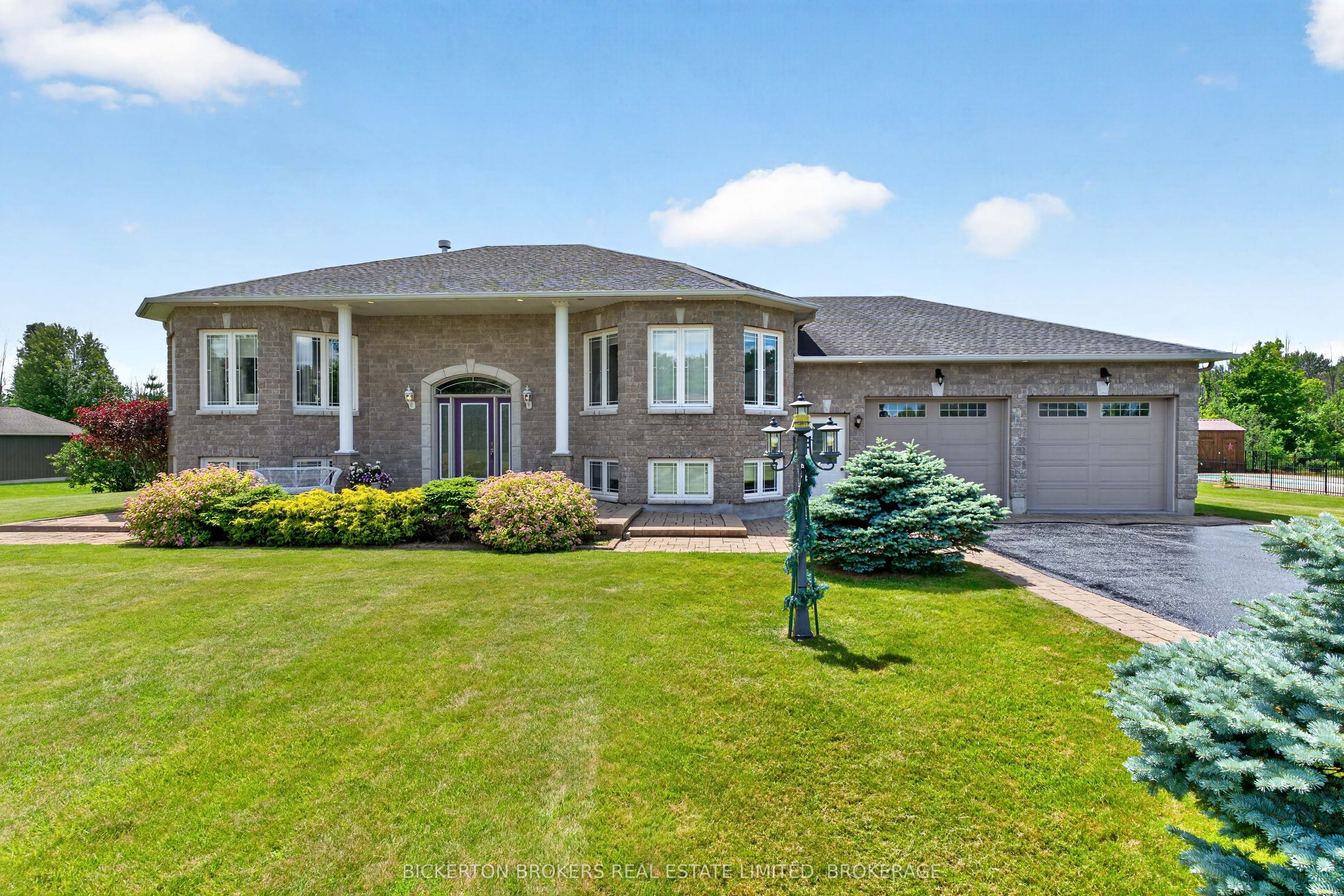 14 Apple Blossom Drive, Augusta, ON K6V 5T1