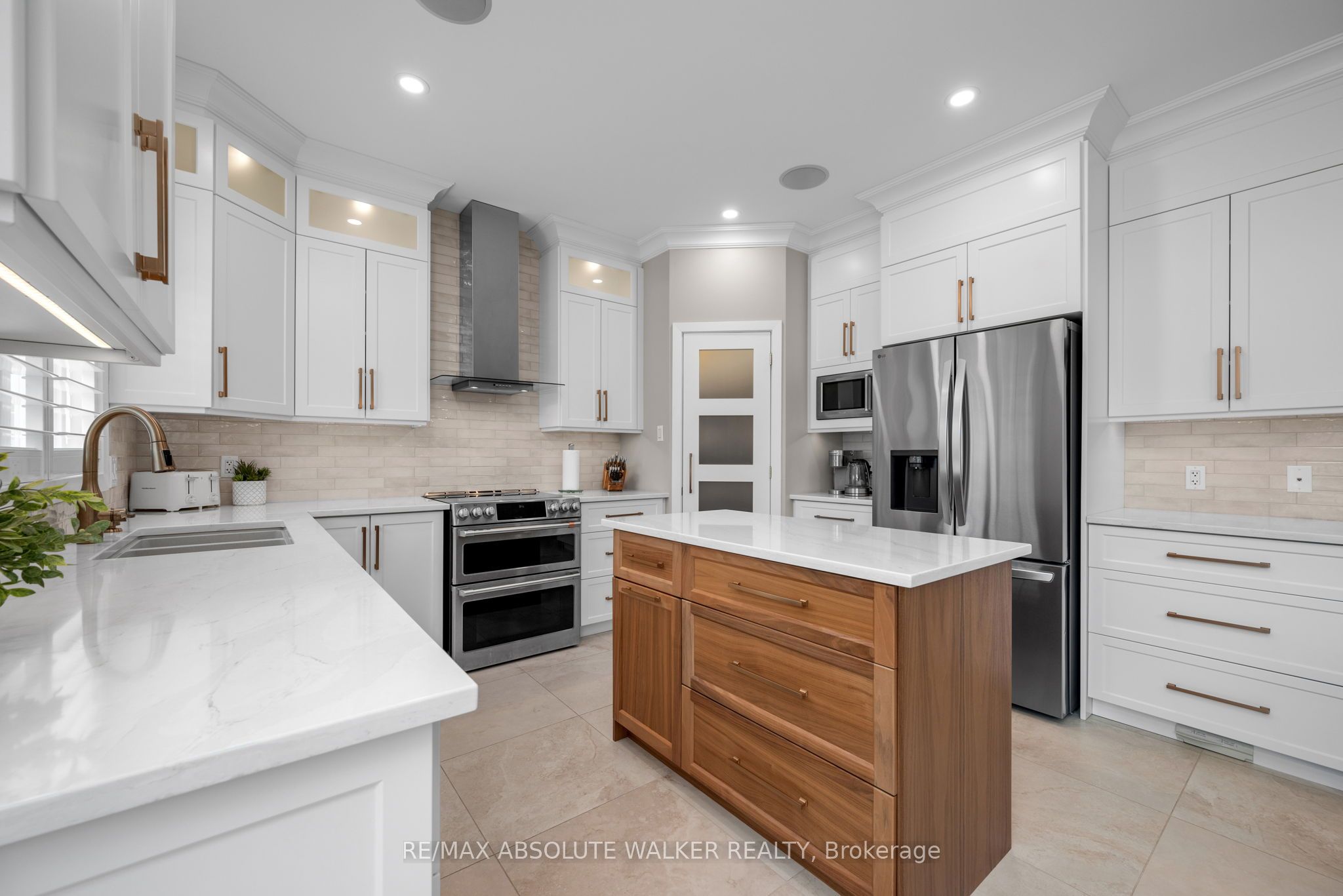 245 Lucinda Crescent, Orleans - Convent Glen and Area, ON K1W 0A1 photo 3
