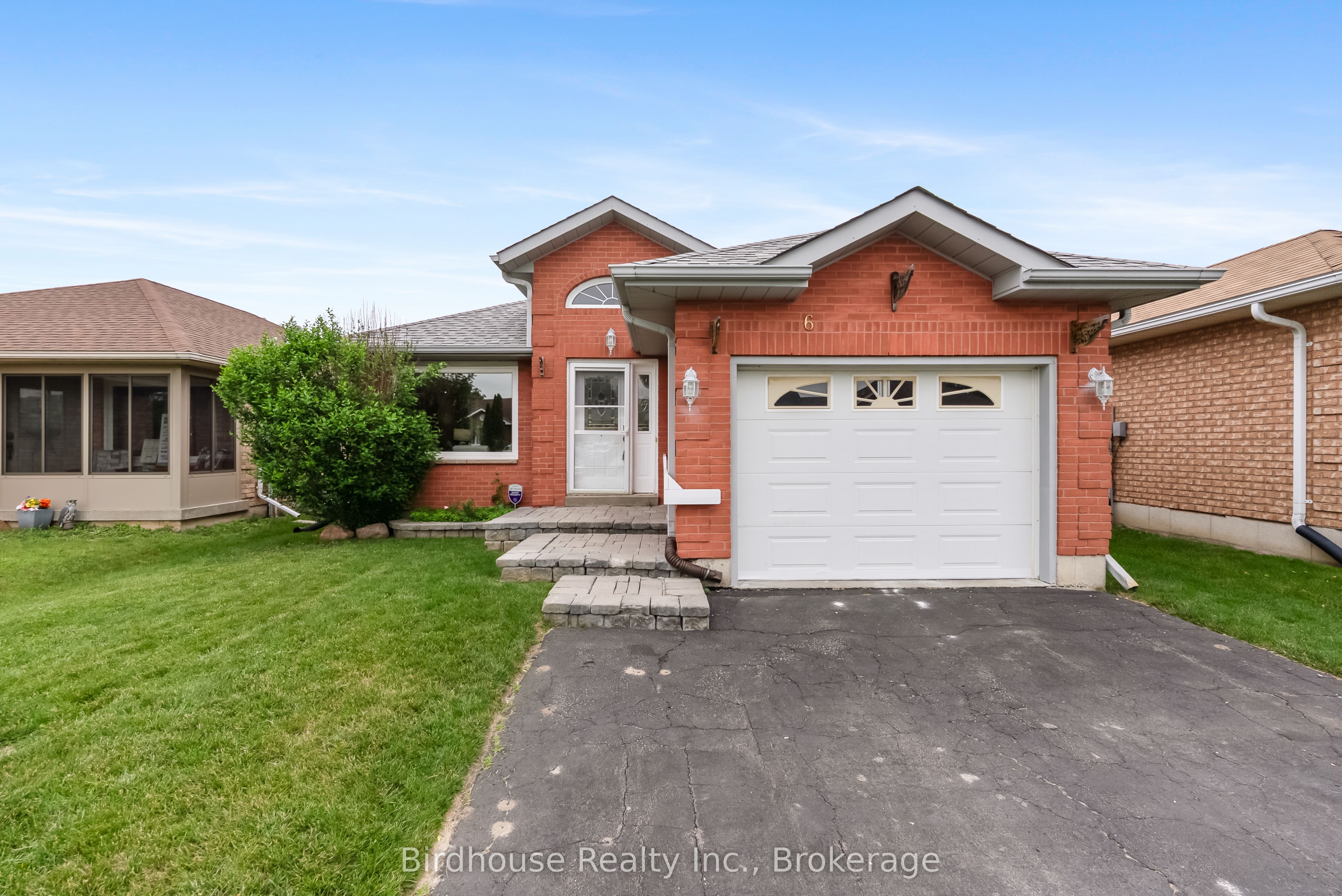 6 Eakins Crescent, Kawartha Lakes, ON K9V 6H8