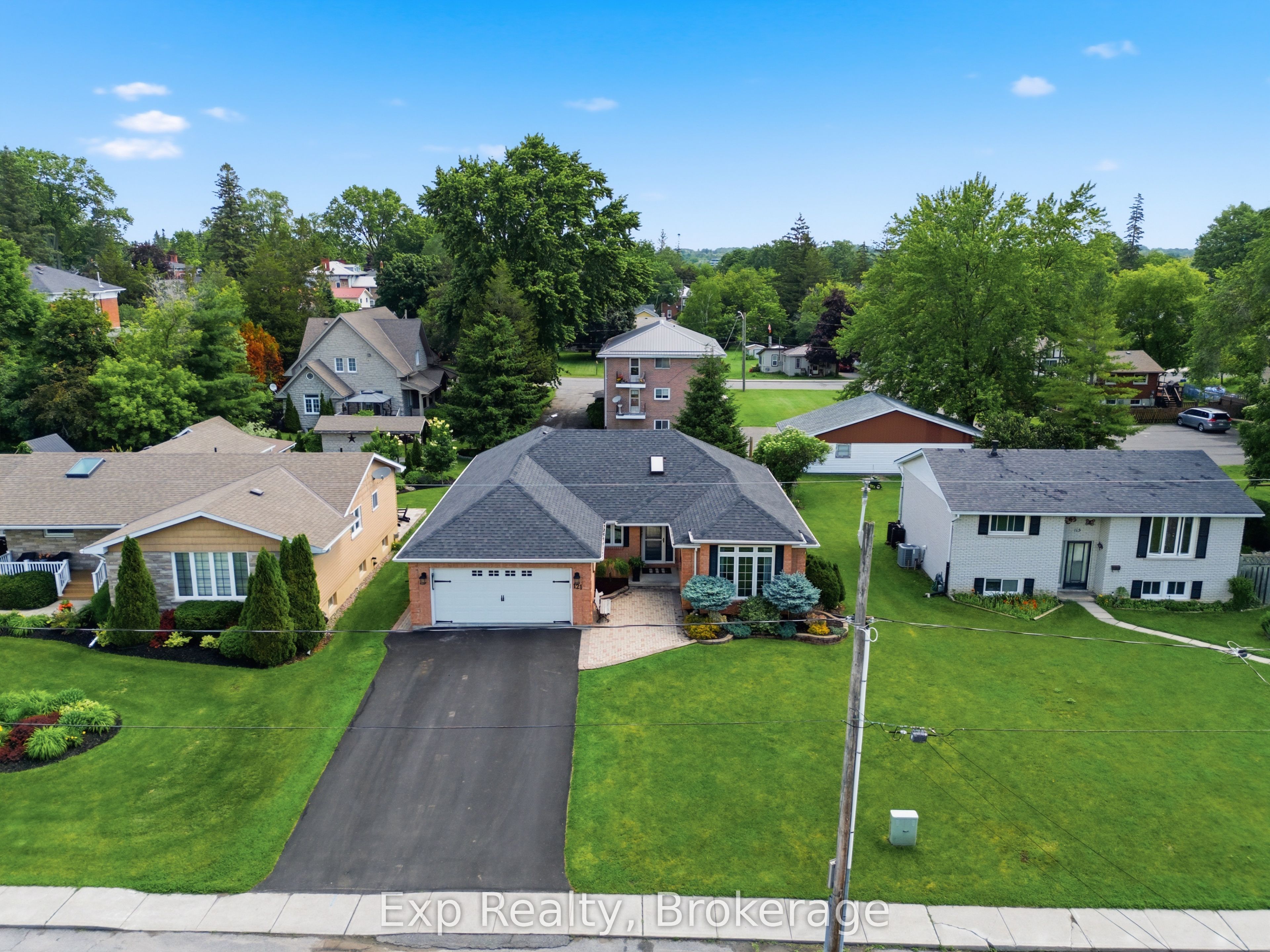 121 Simcoe Street, Greater Napanee, ON K7R 2X5 photo 2