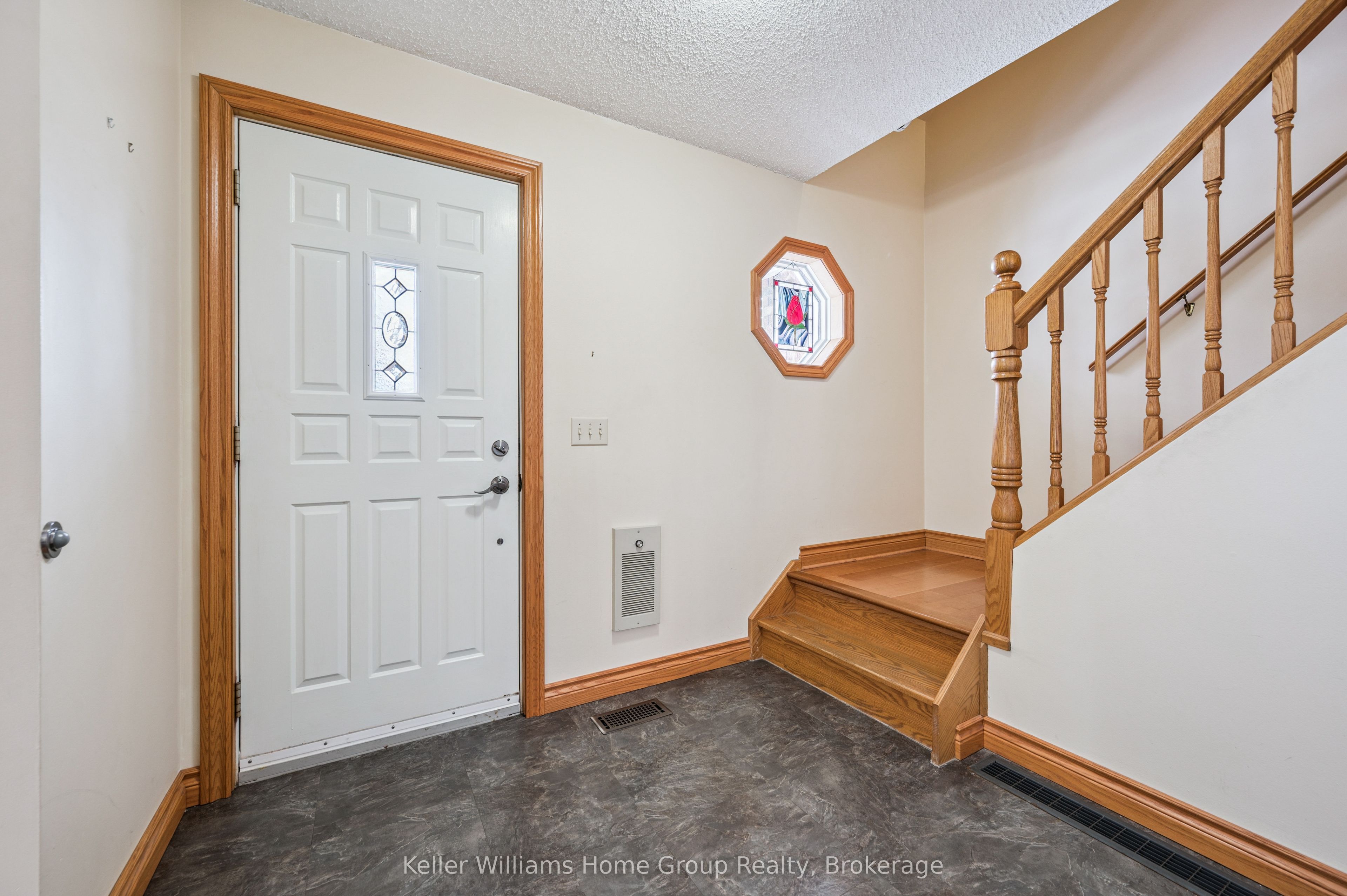 28 Edward Street, Mapleton, ON N0G 1P0 photo 5