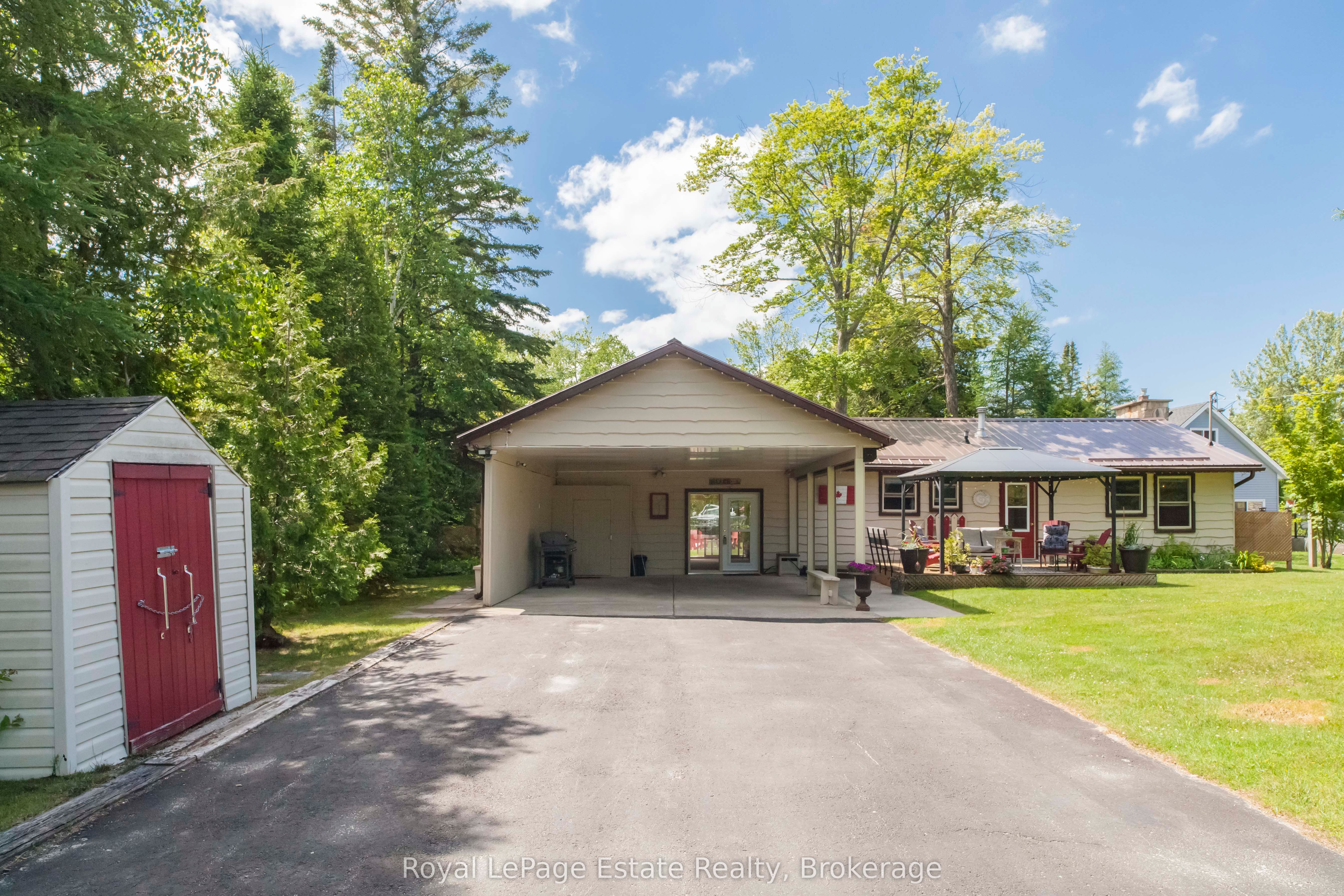 326 Lindsay Street, South Bruce Peninsula, ON N0H 2G0