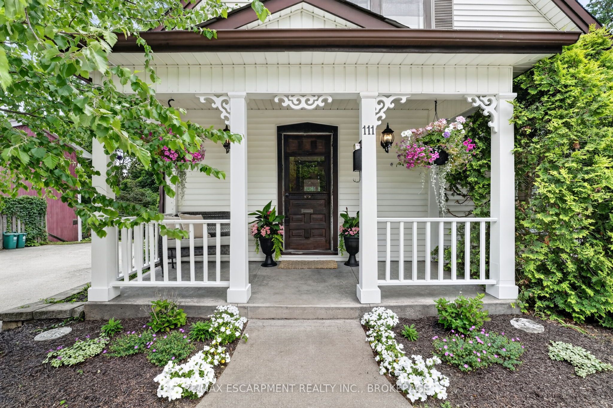 111 Main Street W, Grimsby, ON L3M 1R5 photo 4