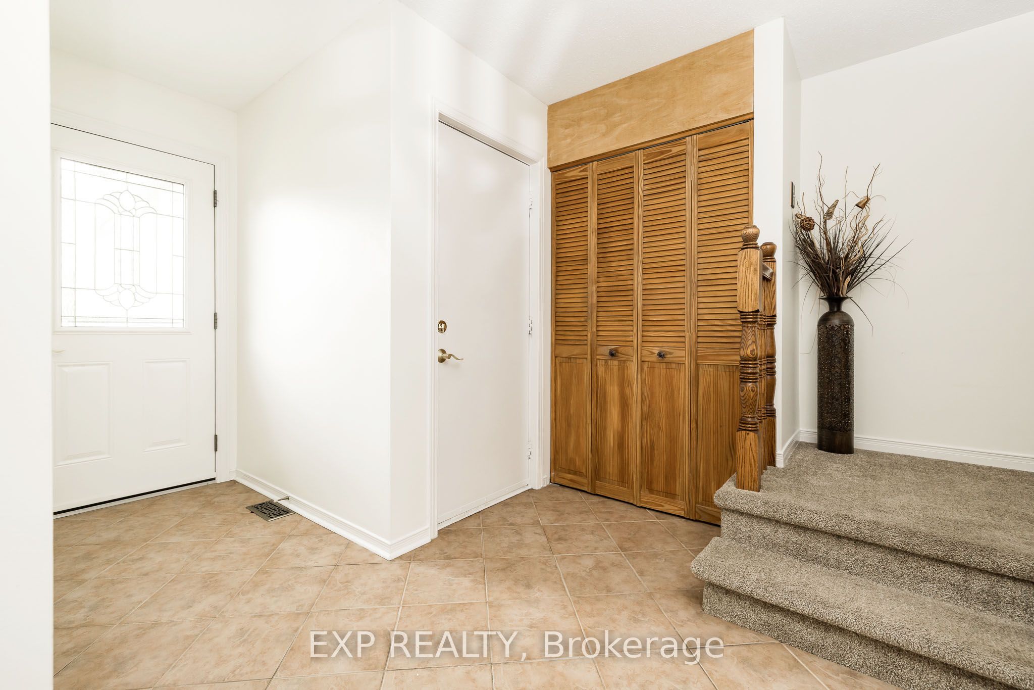 26 Vesta Street, Barrhaven, ON K2J 3Y9 photo 3
