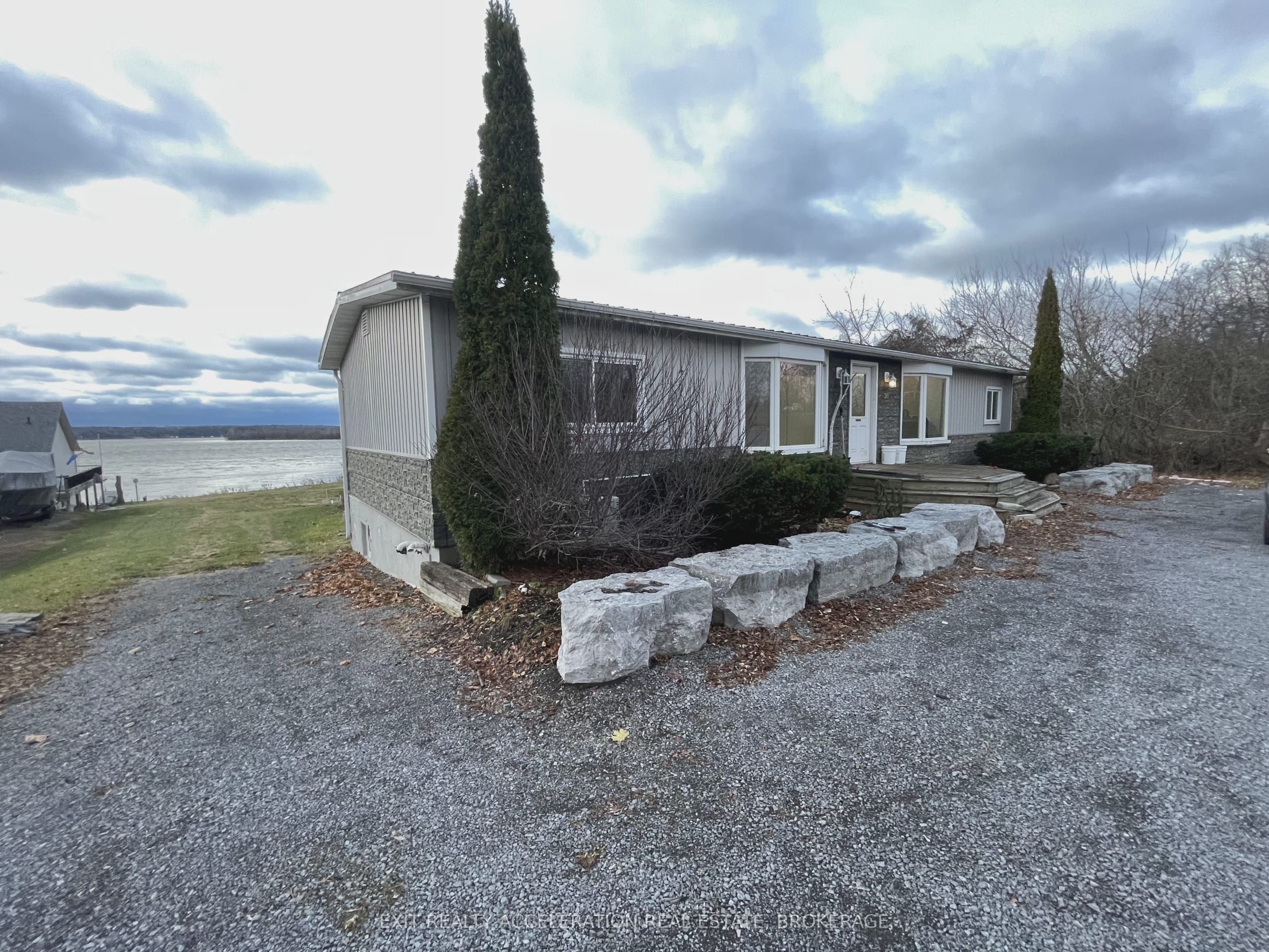 38 Main Street, Deseronto, ON K0K 1X0 photo 2