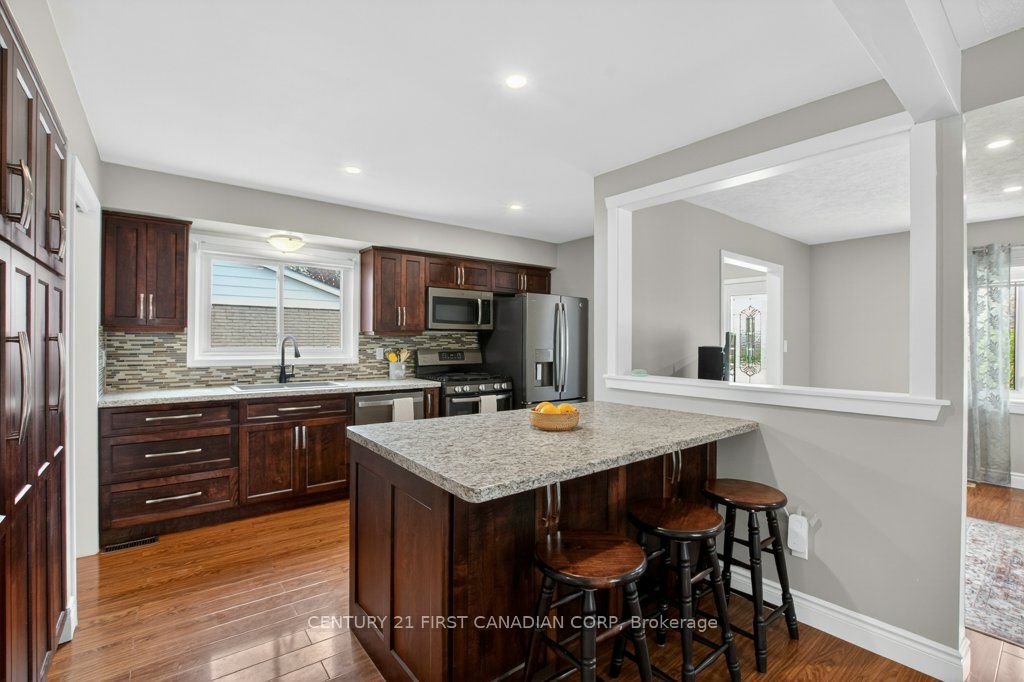 108 Lawrence Avenue, St. Thomas, ON N5R 5G3 photo 3