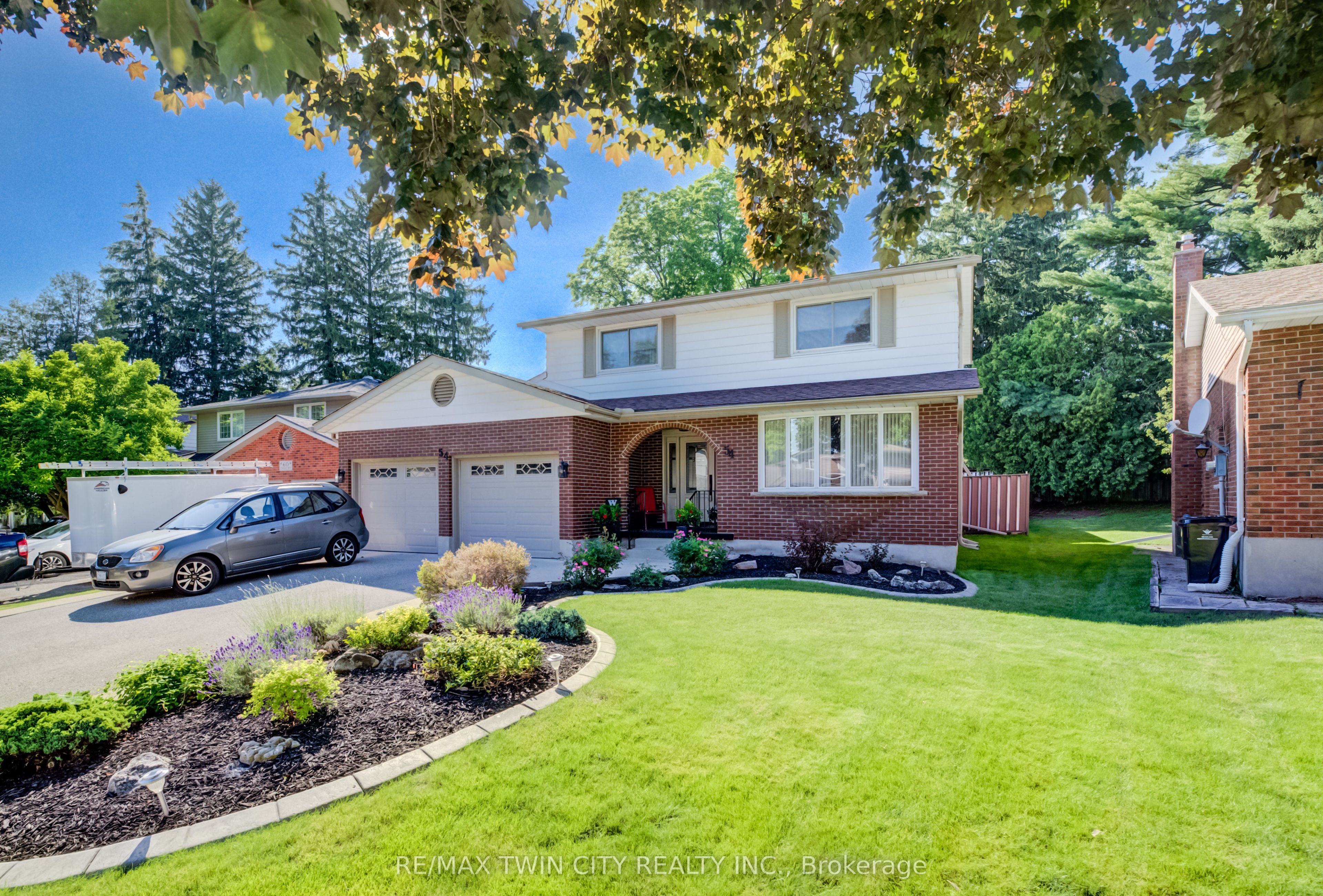 54 Stonegate Drive, Kitchener, ON N2A 2Z1 photo 3