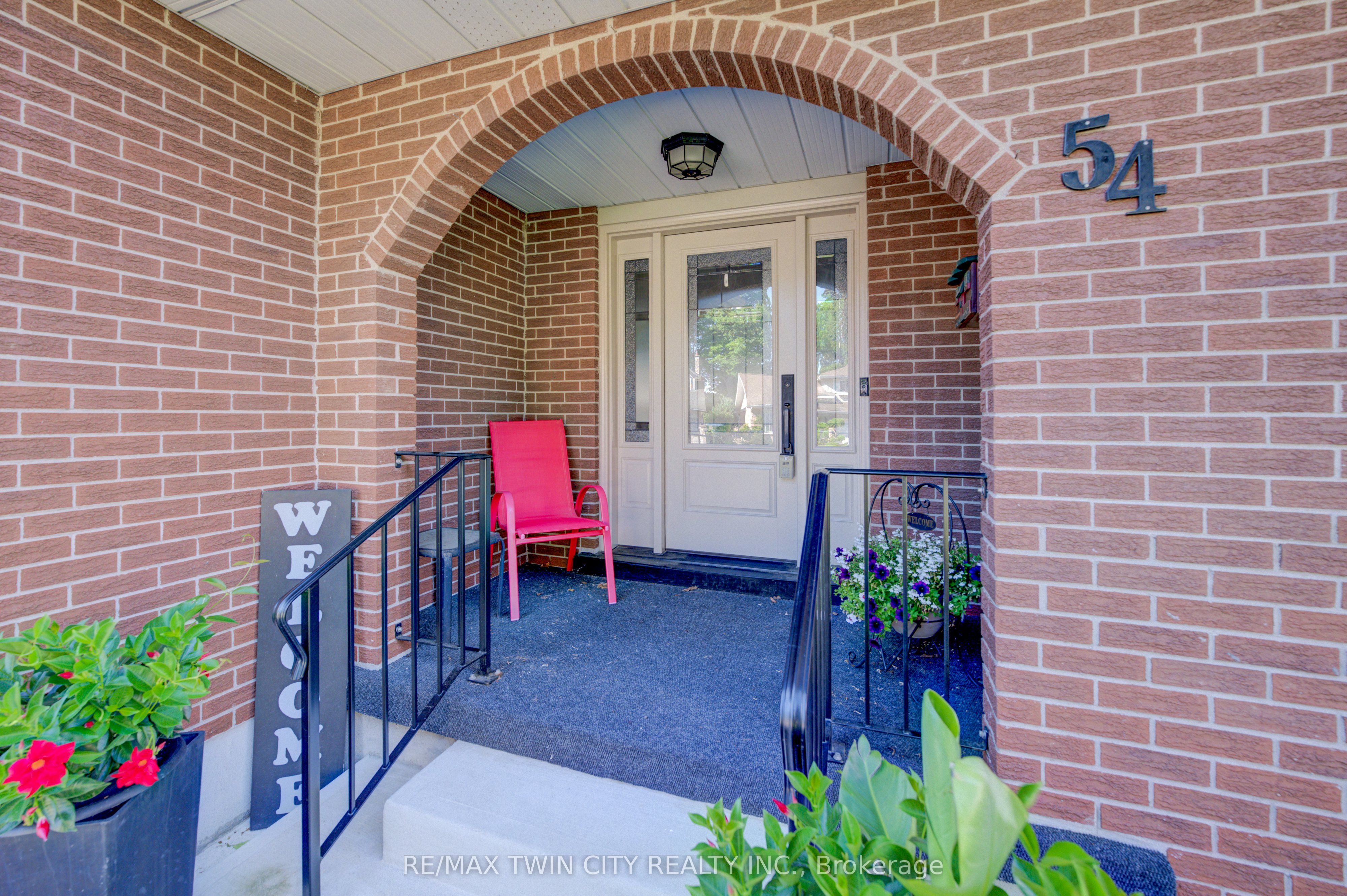 54 Stonegate Drive, Kitchener, ON N2A 2Z1 photo 4