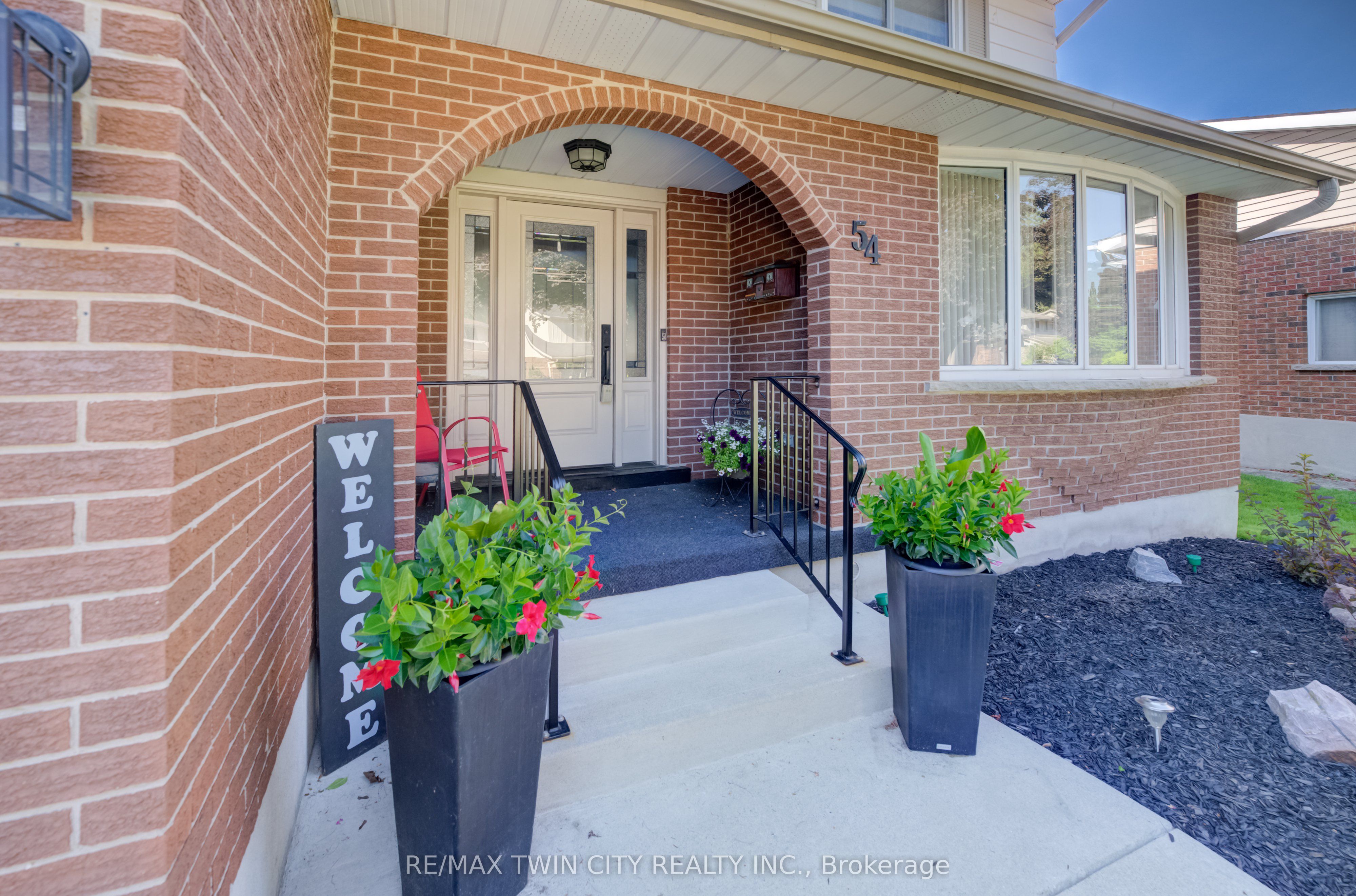 54 Stonegate Drive, Kitchener, ON N2A 2Z1 photo 5