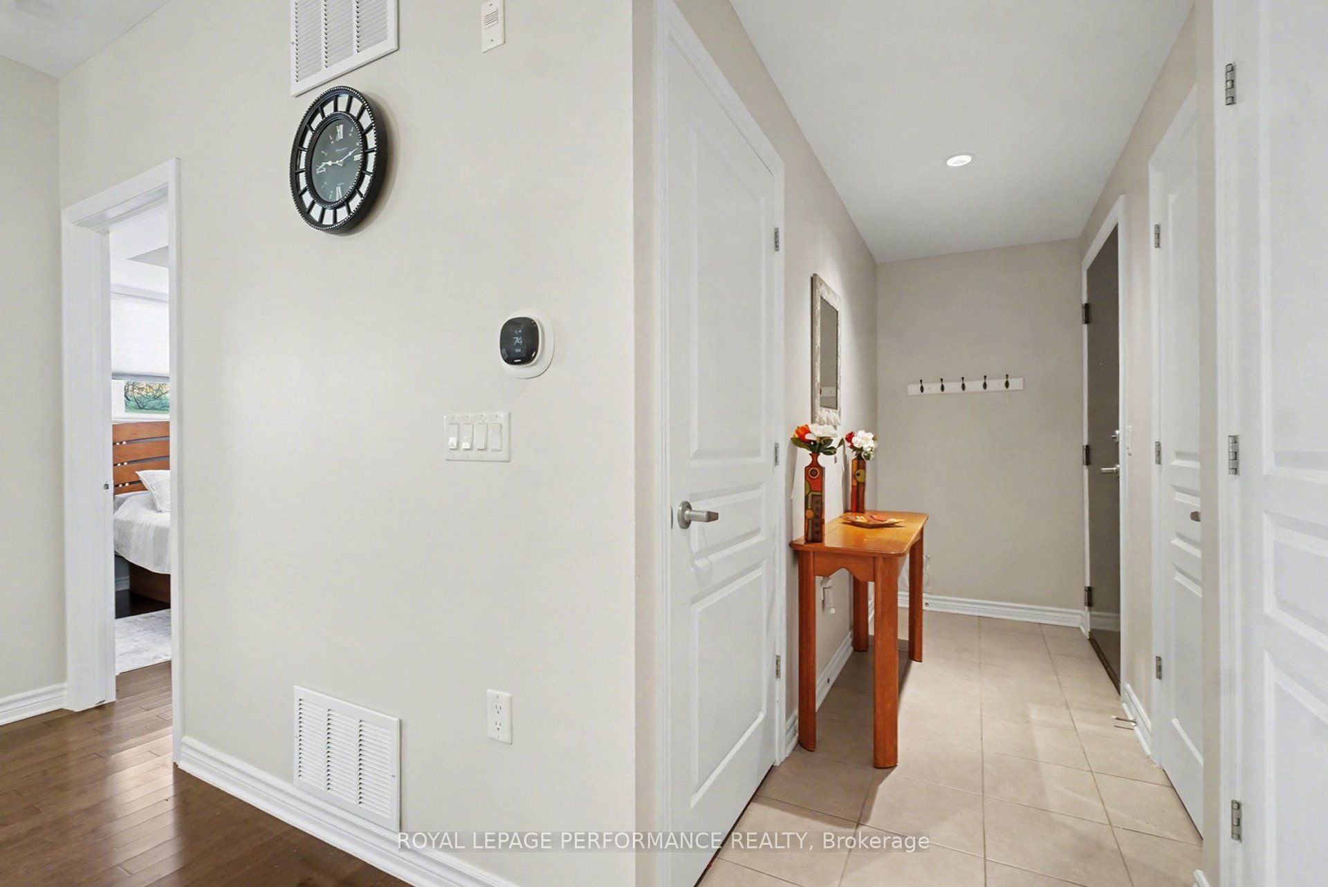 655 Beauparc Private 101, Cyrville - Carson Grove - Pineview, ON K1J 0B6 photo 3
