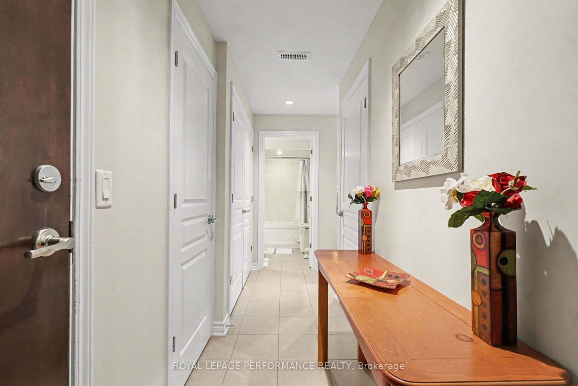655 Beauparc Private 101, Cyrville - Carson Grove - Pineview, ON K1J 0B6 photo 4