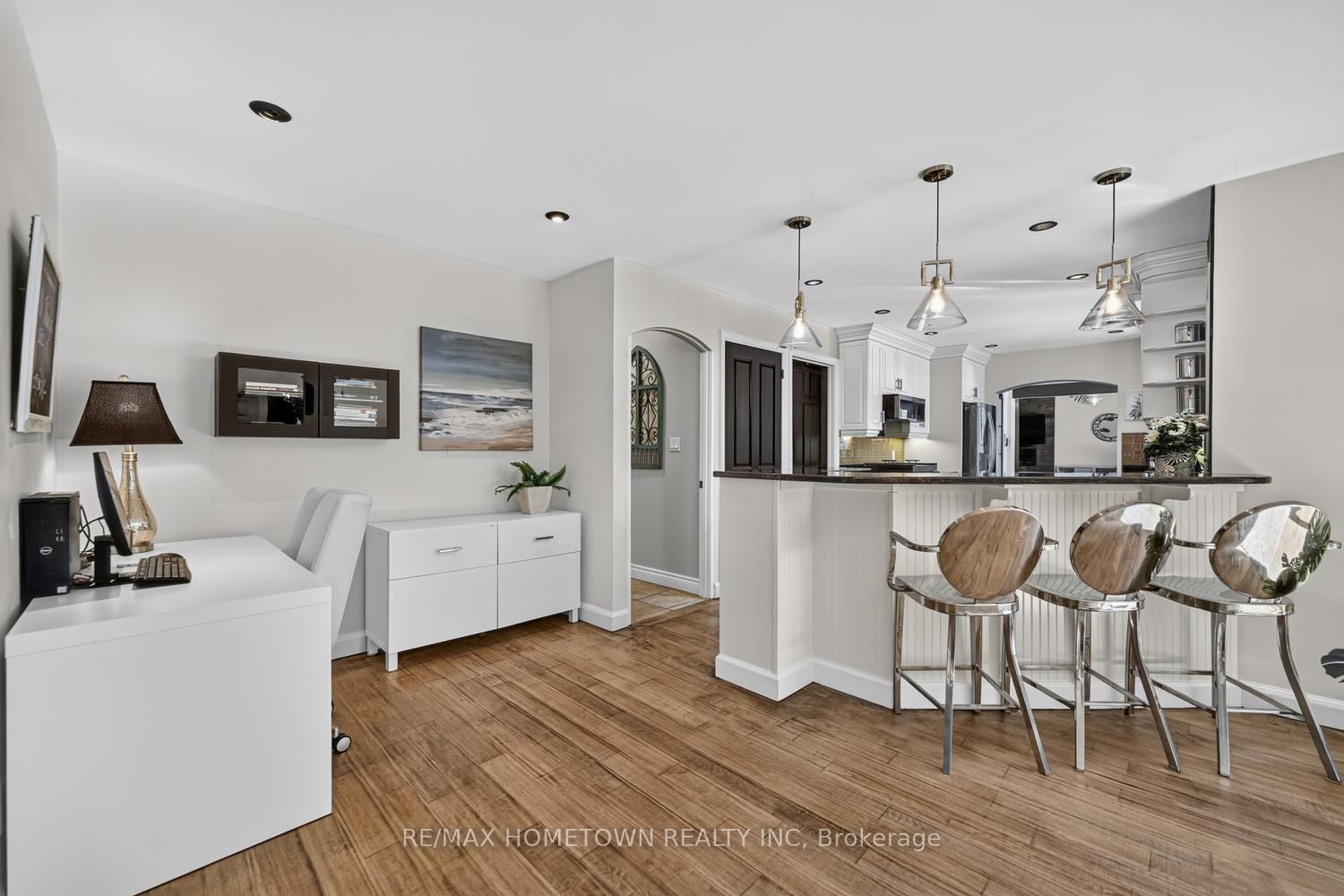 23 Pineview Road, Brockville, ON K6V 6K3