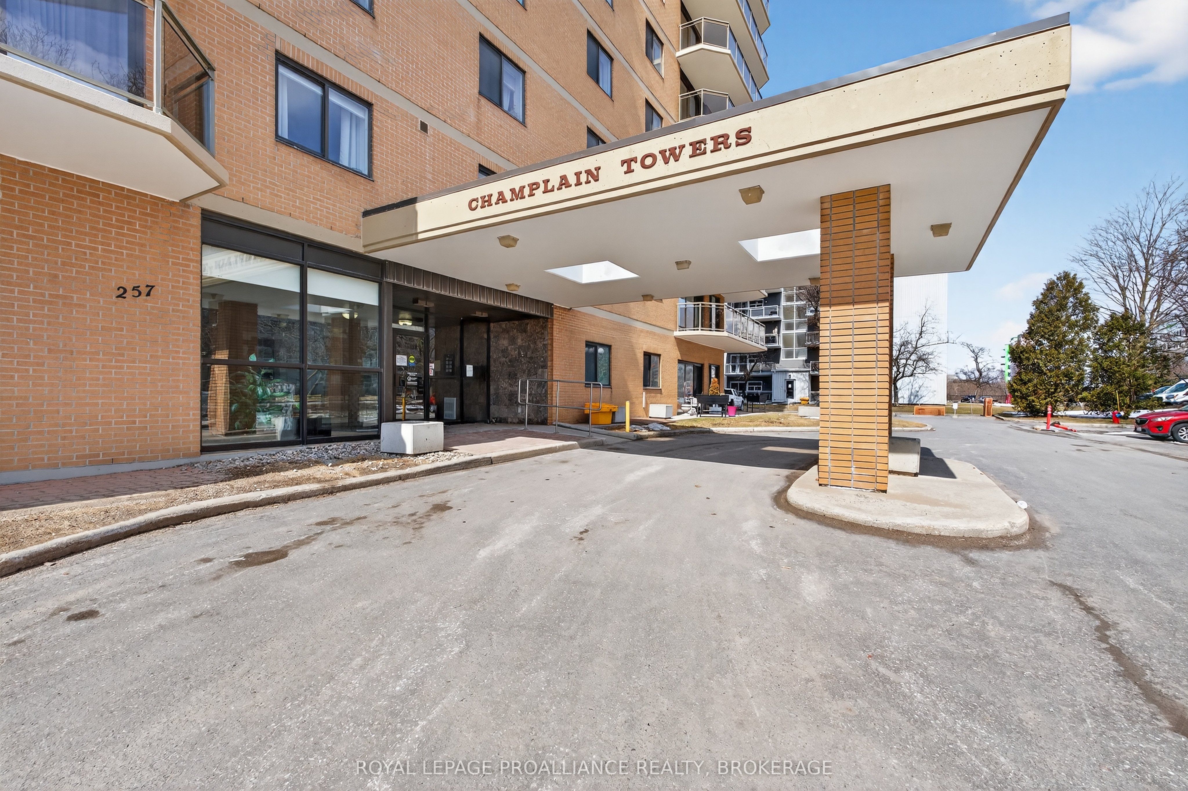 257 Bath Road 1006, Kingston, ON K7M 7T3 photo 4
