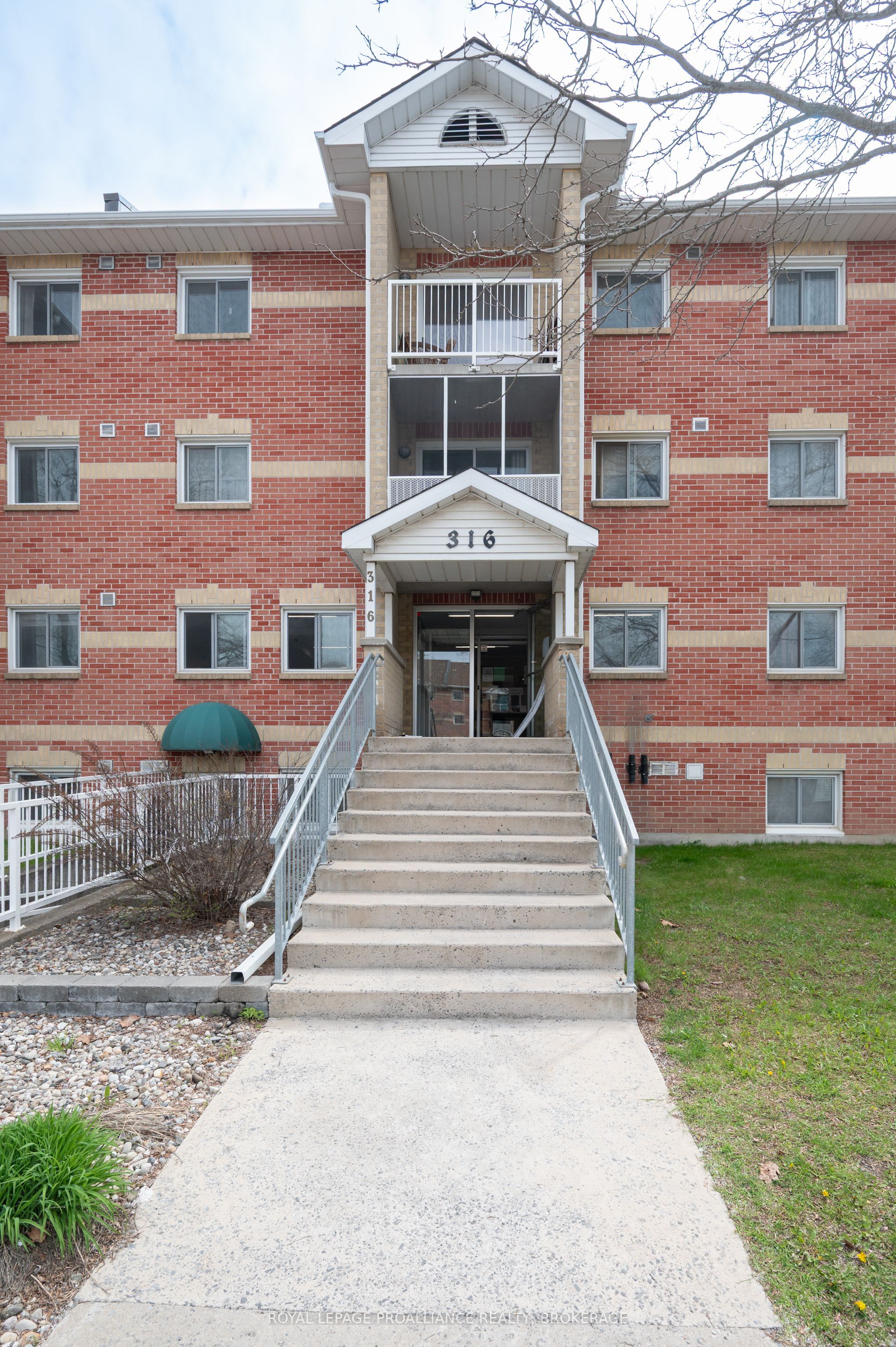 316 Kingsdale Avenue 411, Kingston, ON K7M 8S2 photo 3