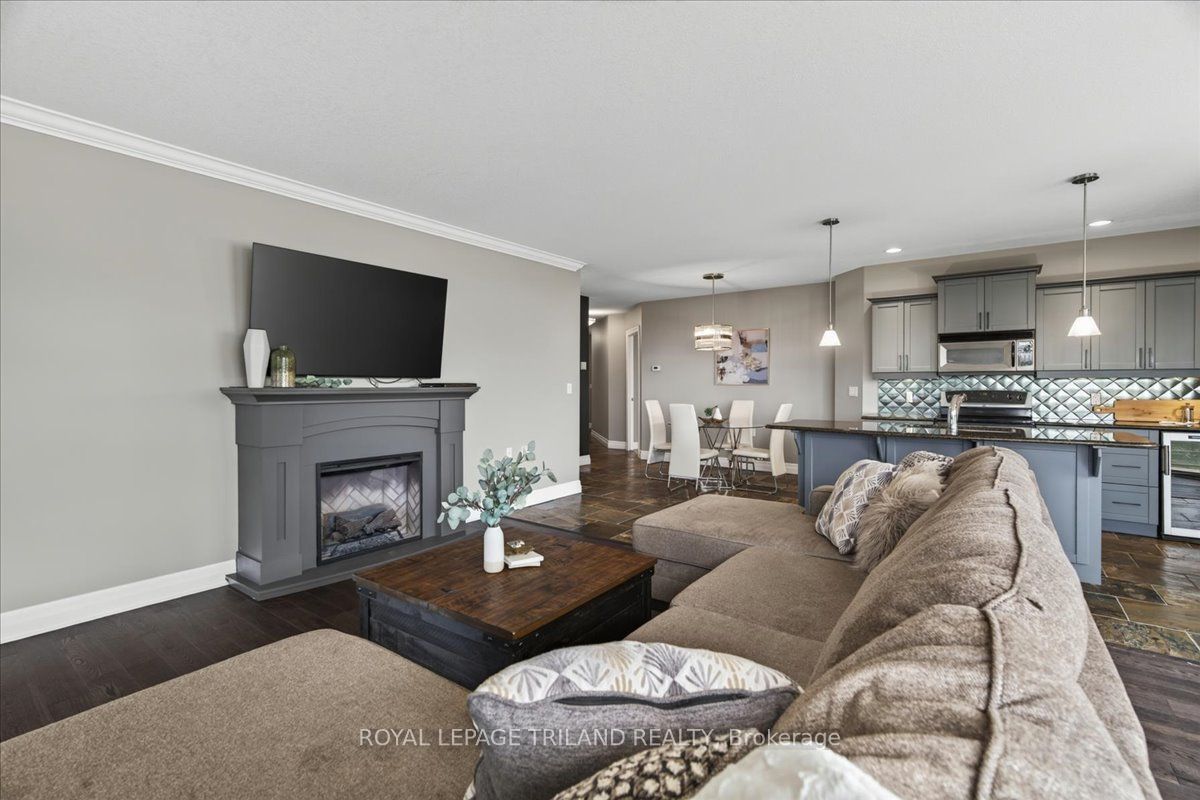 250 Pall Mall Street 908, London East, ON N6A 6K3 photo 5