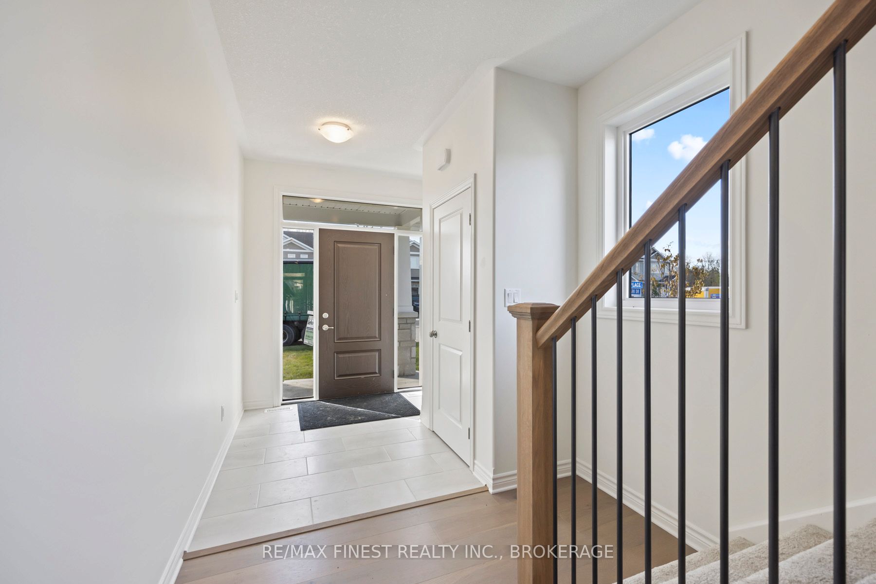 192 HERITAGE PARK Drive, Greater Napanee, ON K7R 3X8 photo 2