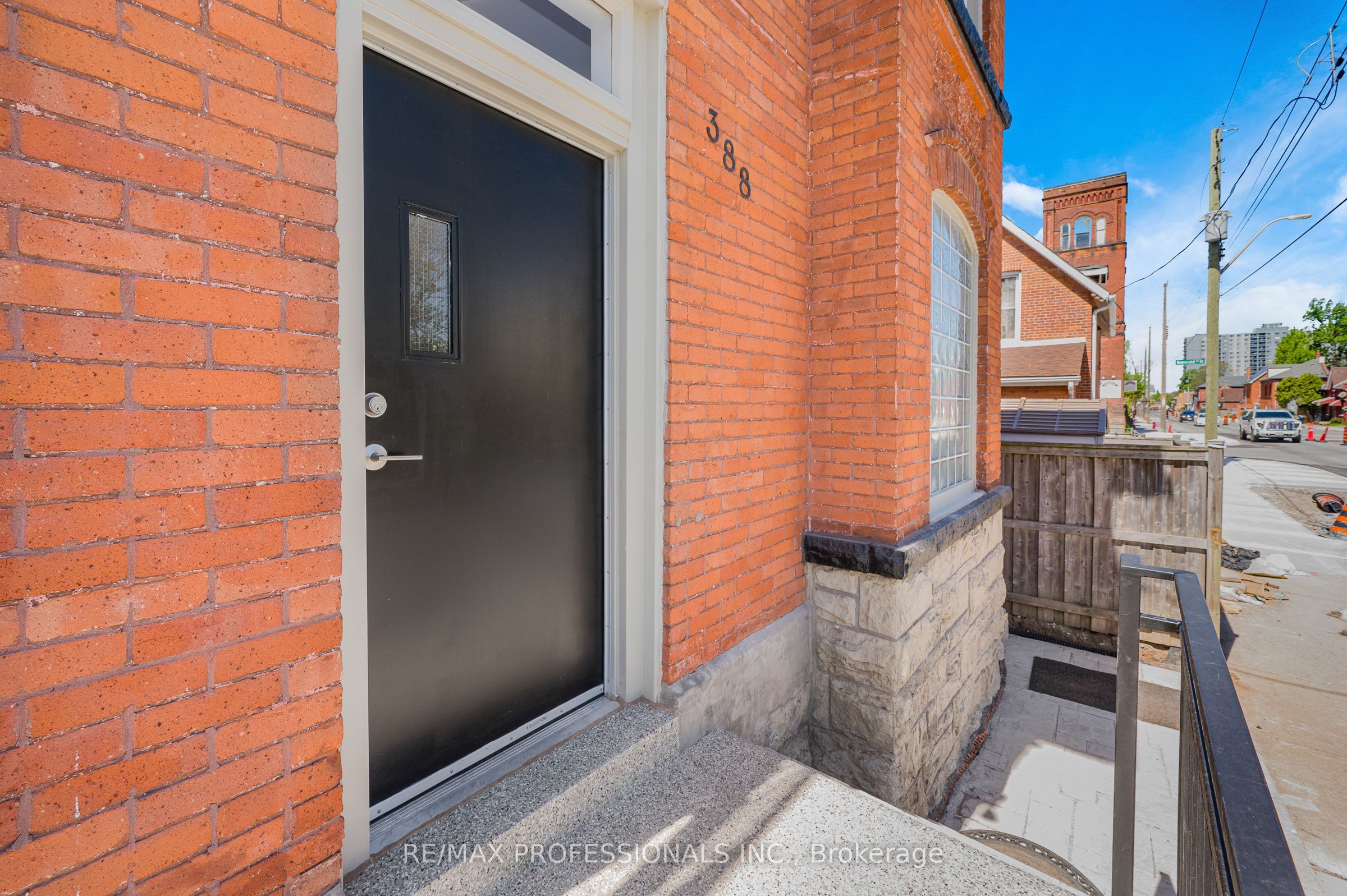 388 Wilson Street #2, Hamilton, ON L8L 1S9 photo 2