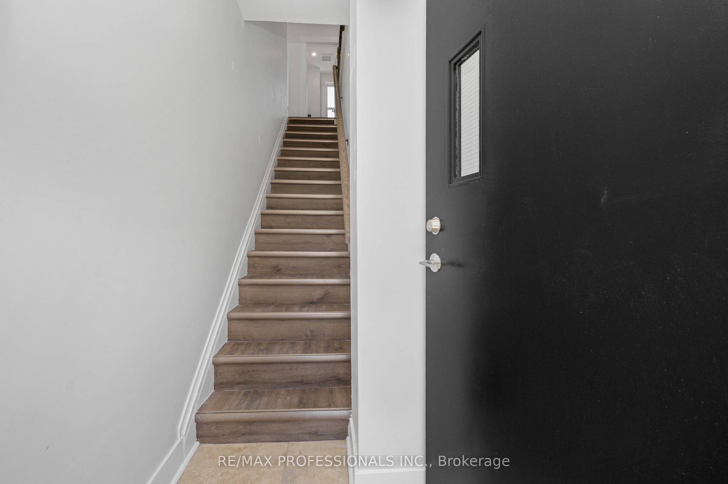 388 Wilson Street #2, Hamilton, ON L8L 1S9 photo 3