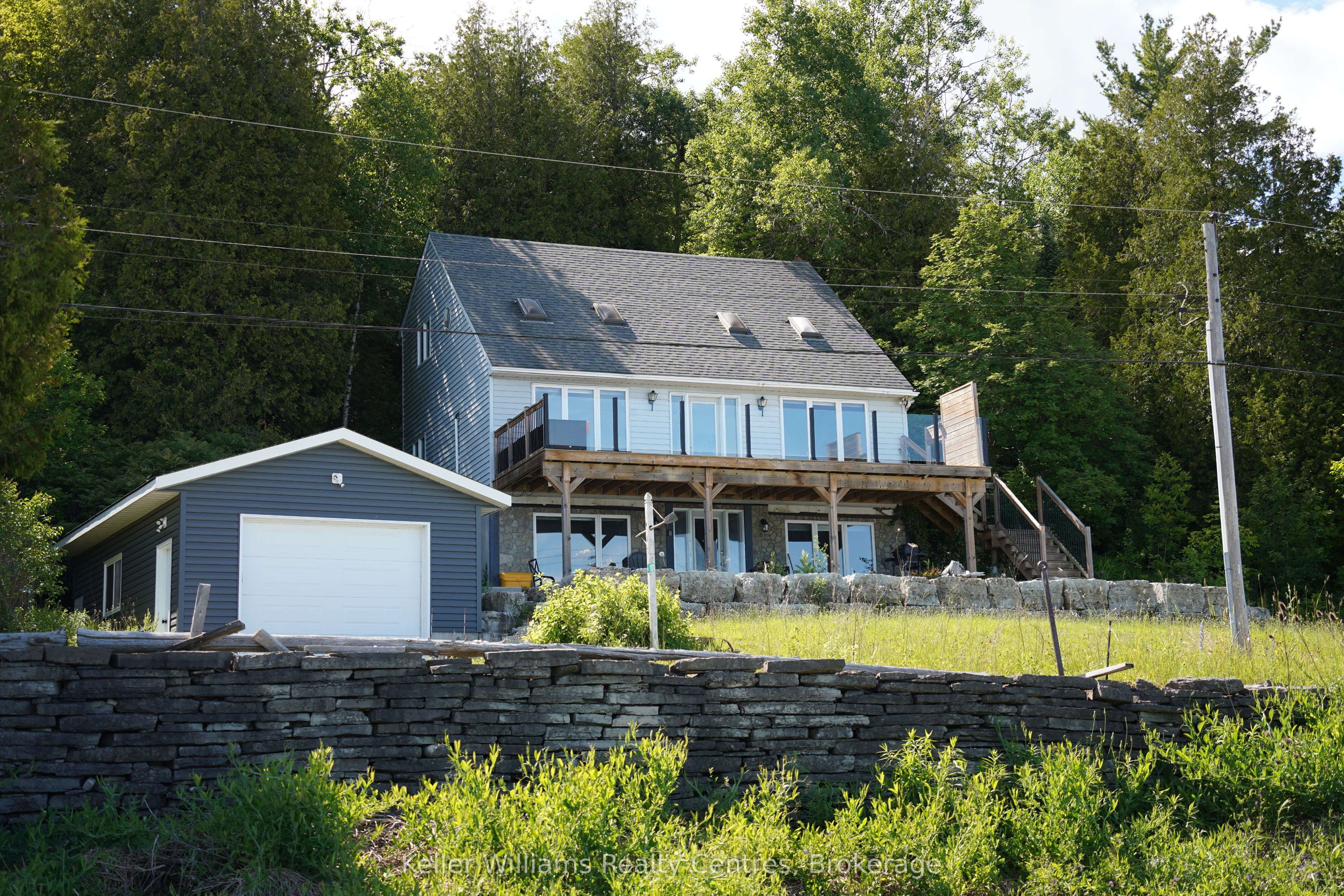 101 North Shore Road, Northern Bruce Peninsula, ON N0H 1W0 photo 2