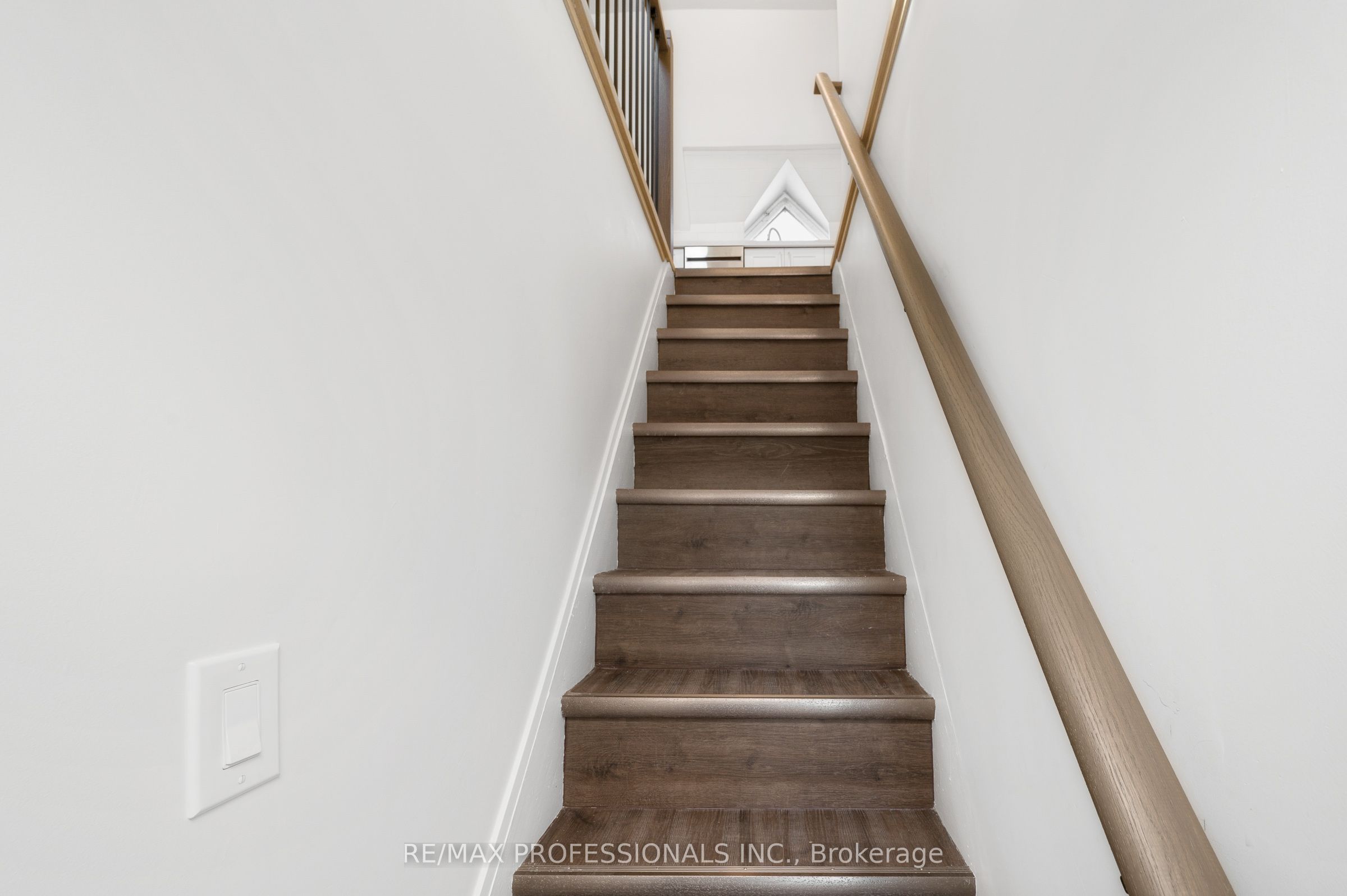 388 Wilson Street #3, Hamilton, ON L8L 1S9 photo 2