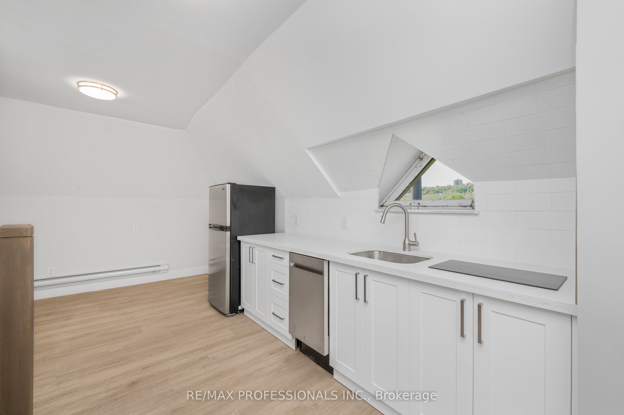 388 Wilson Street #3, Hamilton, ON L8L 1S9 photo 3
