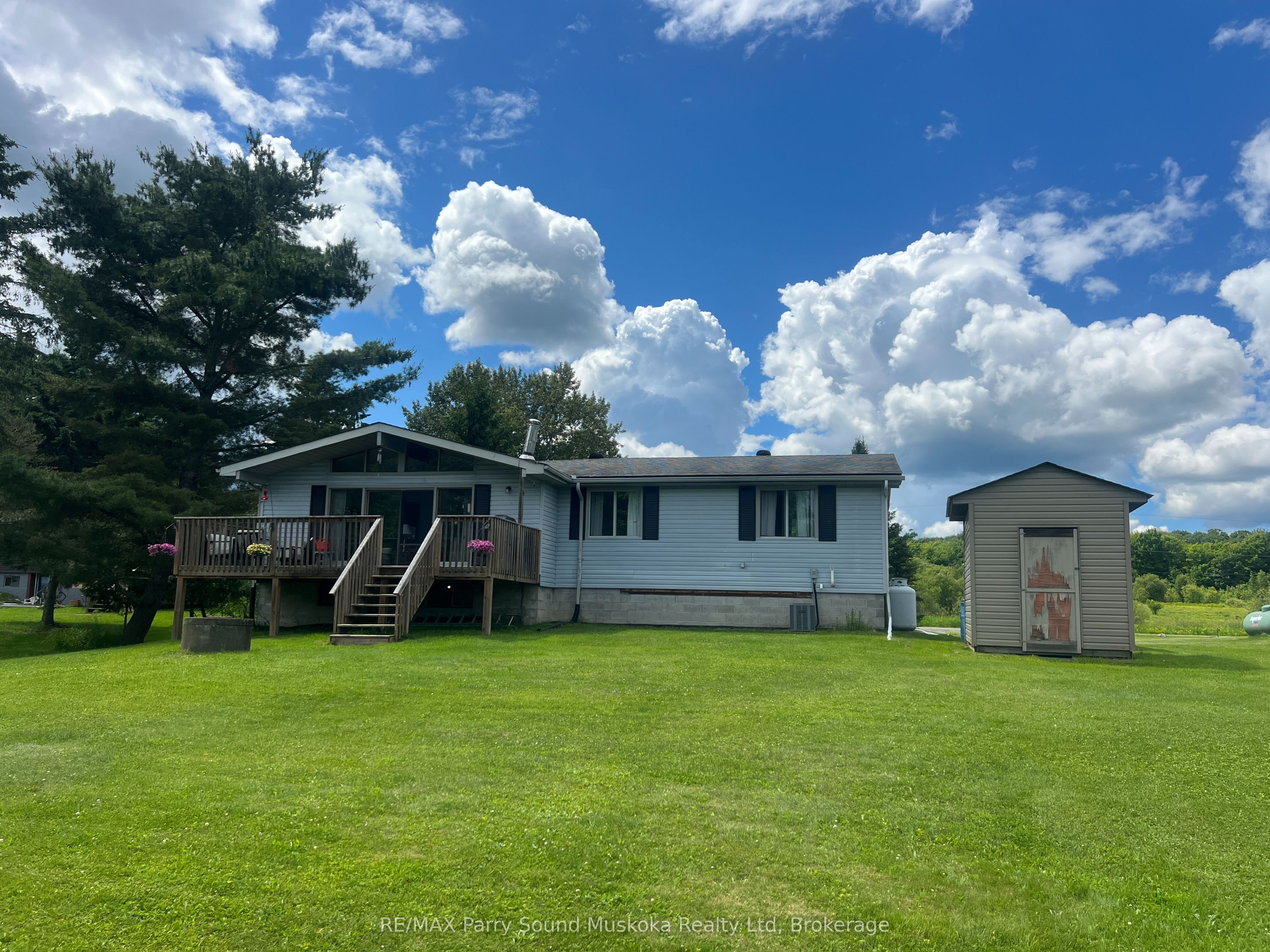15 Dockside Drive, McKellar, ON P0G 1C0