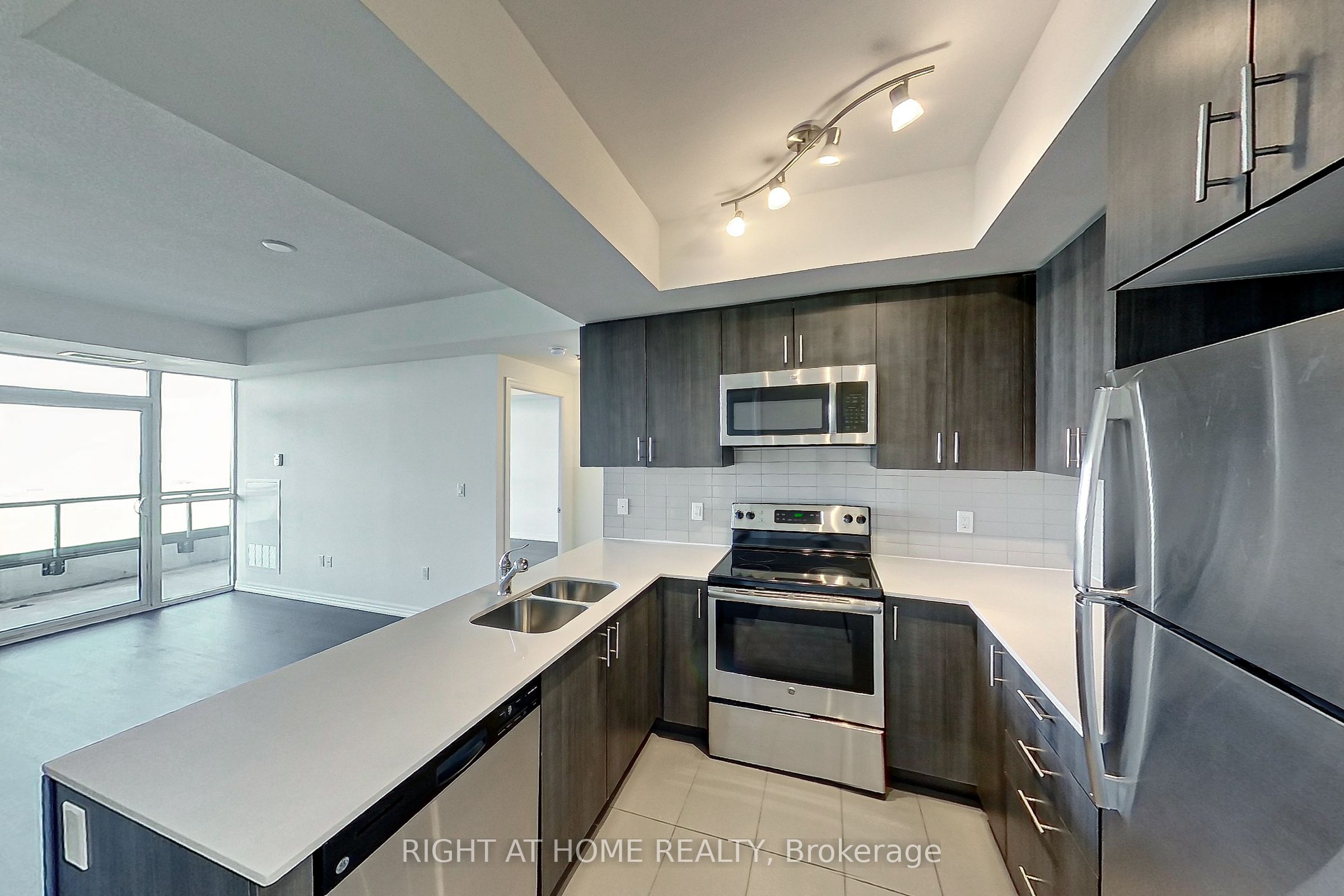 560 North Service Road 807, Grimsby, ON L3M 0G1 photo 4