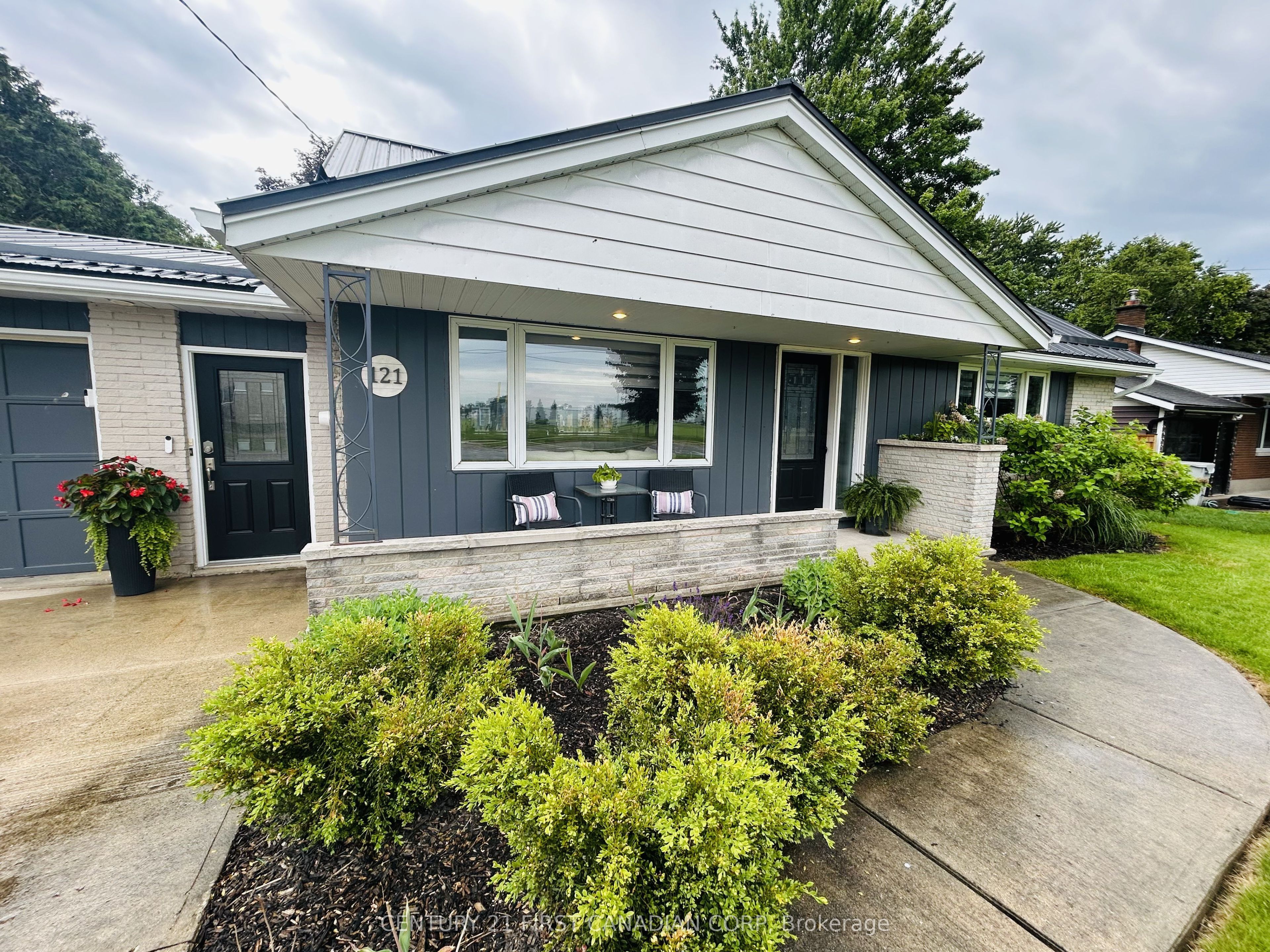 121 WELLINGTON Street W, South Huron, ON N0M 1S2 photo 5