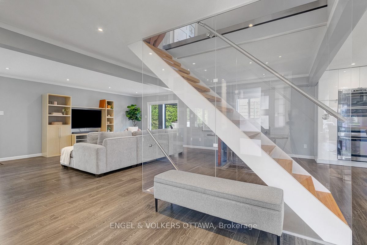 6138 Vineyard Drive, Orleans - Convent Glen and Area, ON K1C 2N6 photo 5
