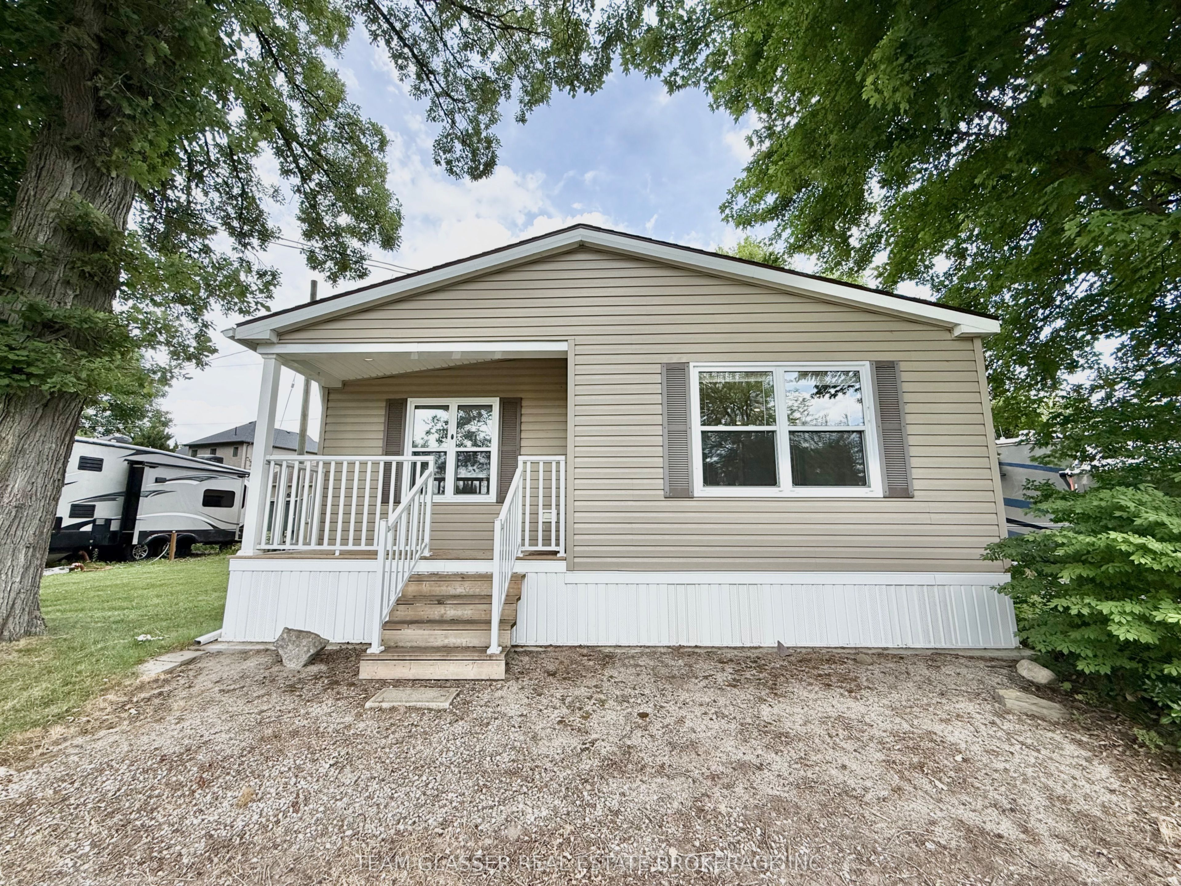 24749 Park Street 2, Strathroy-Caradoc, ON N7G 3H5