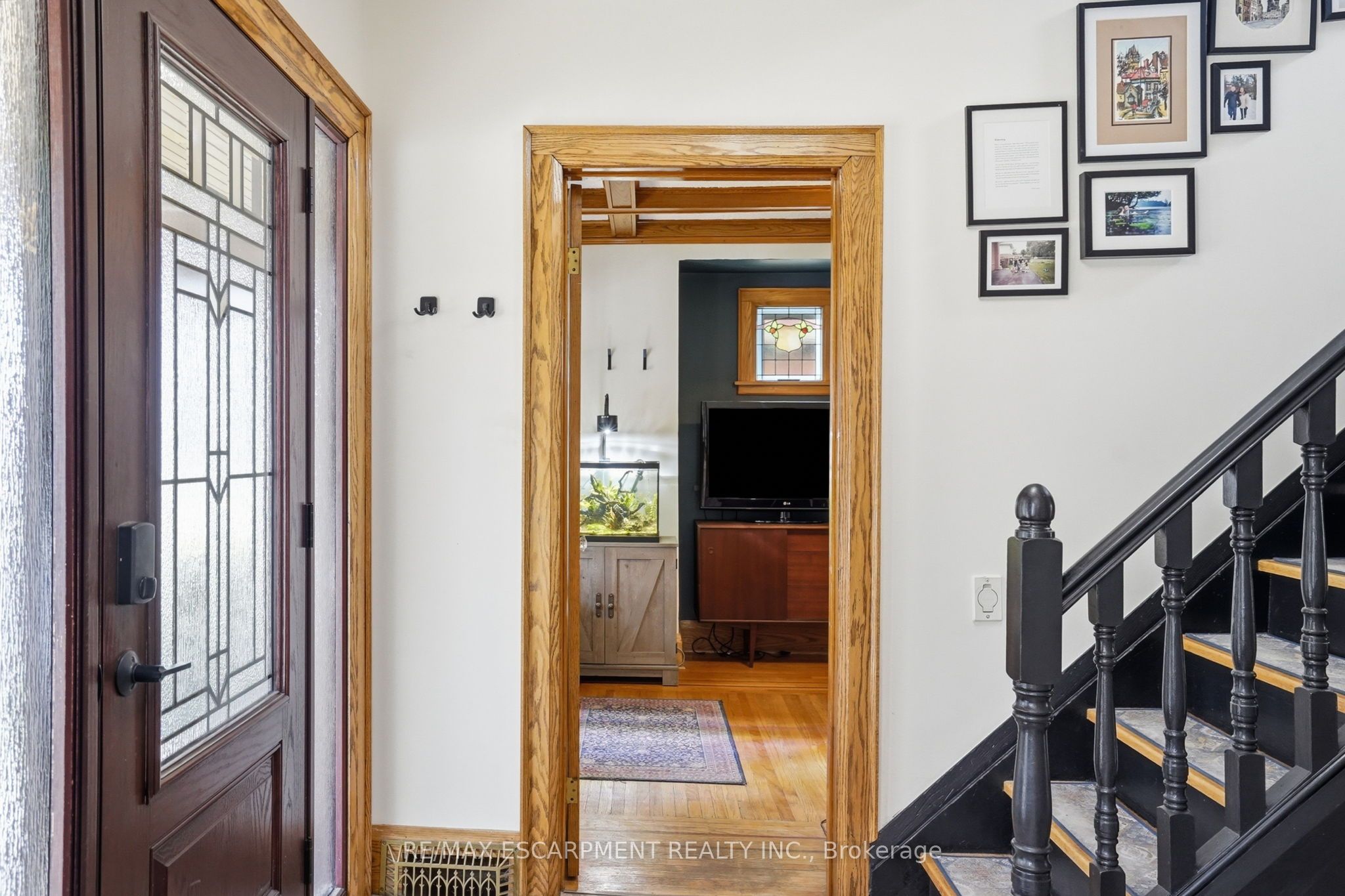17 Tuxedo Avenue S, Hamilton, ON L8K 2R7 photo 4