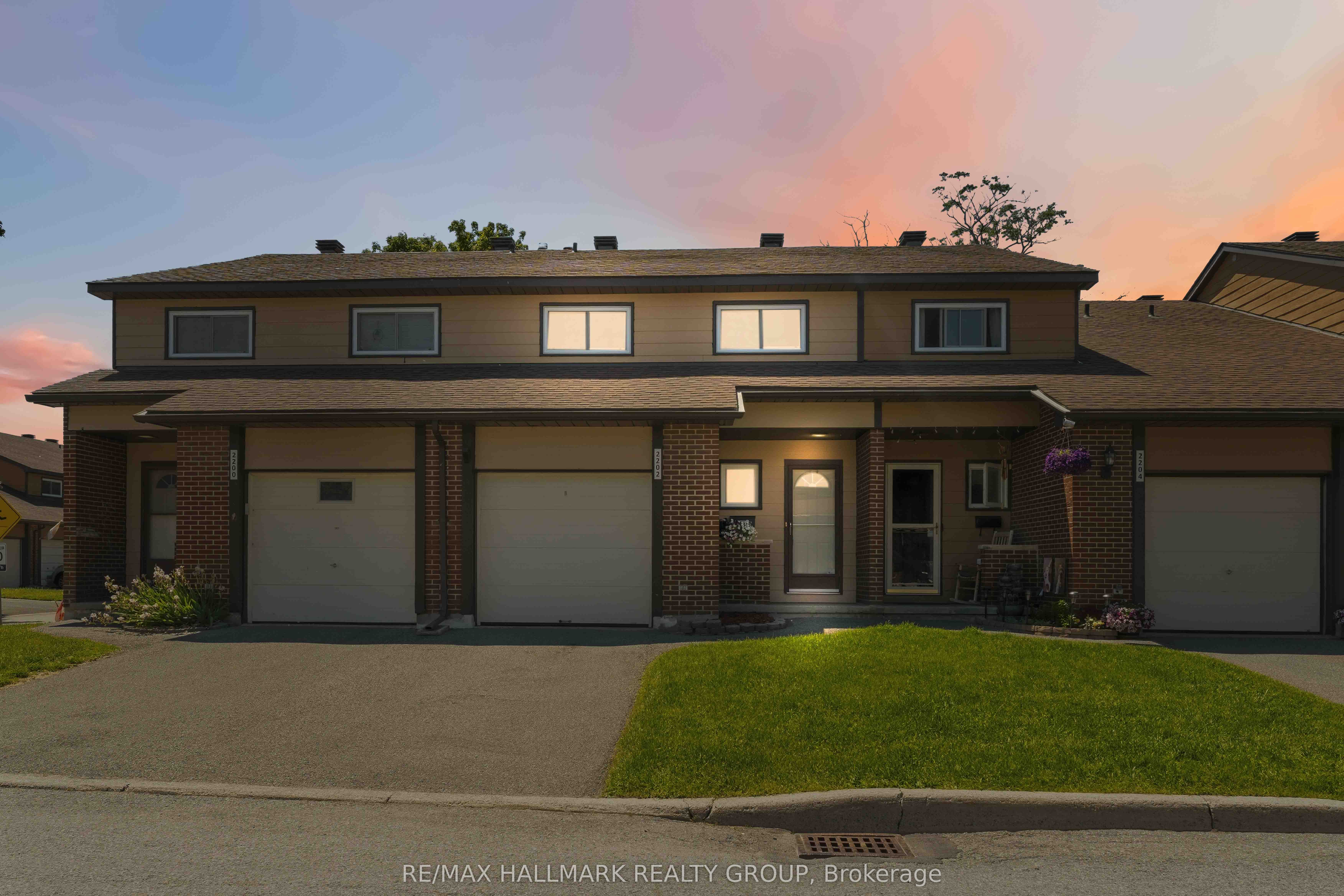 2202 Orient Park Drive 48, Blackburn Hamlet, ON K1B 4W2