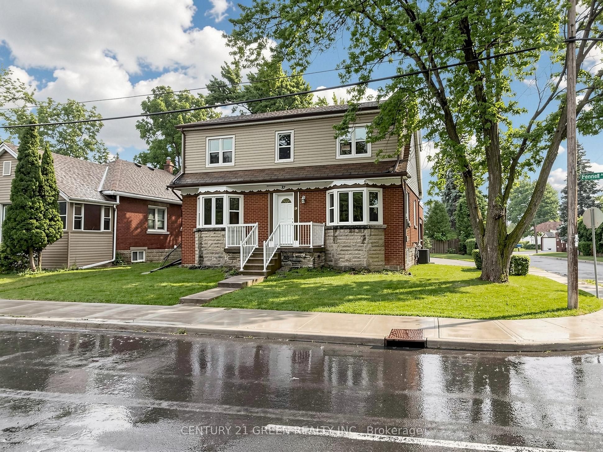 87 Fennell Avenue W, Hamilton, ON L9A 1R8