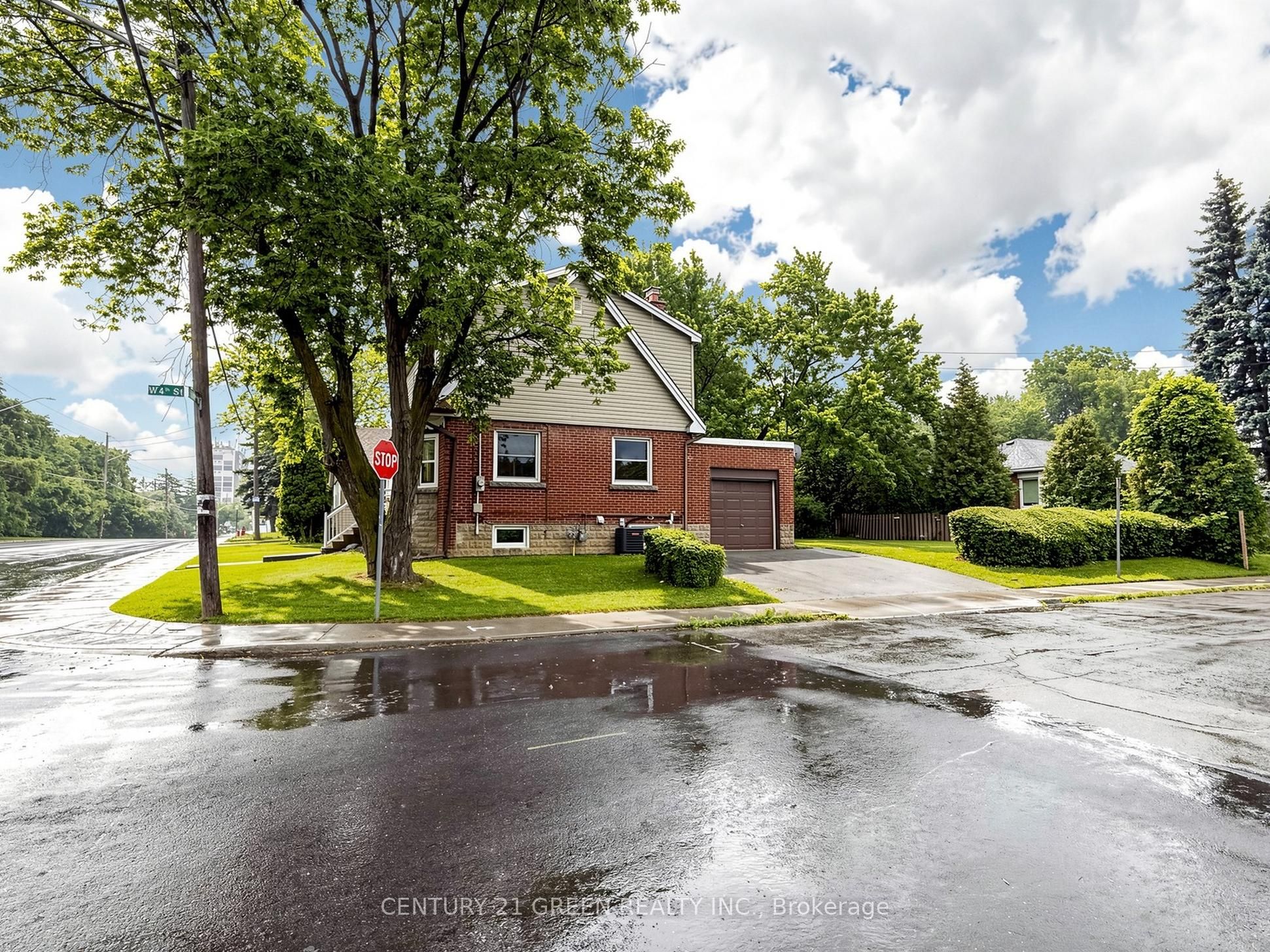 87 Fennell Avenue W, Hamilton, ON L9A 1R8 photo 4