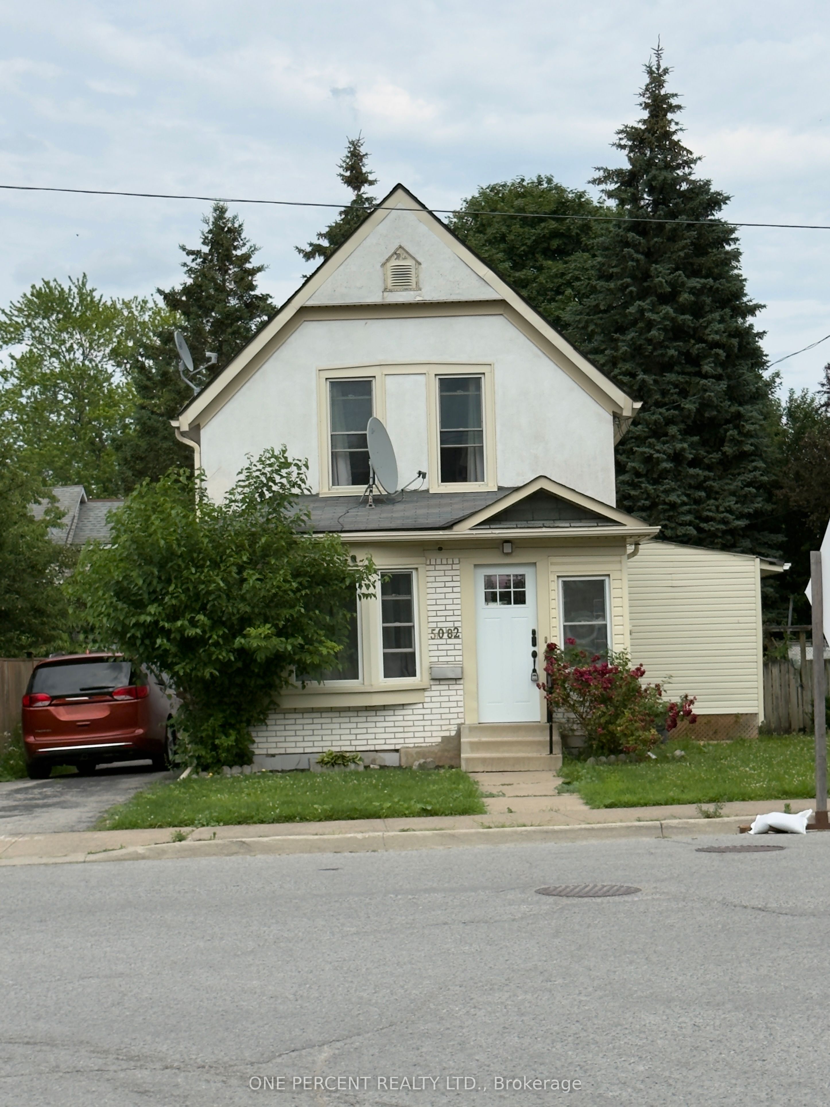 5082 Saint Lawrence Avenue, Niagara Falls, ON L2E 3Y8 photo 2