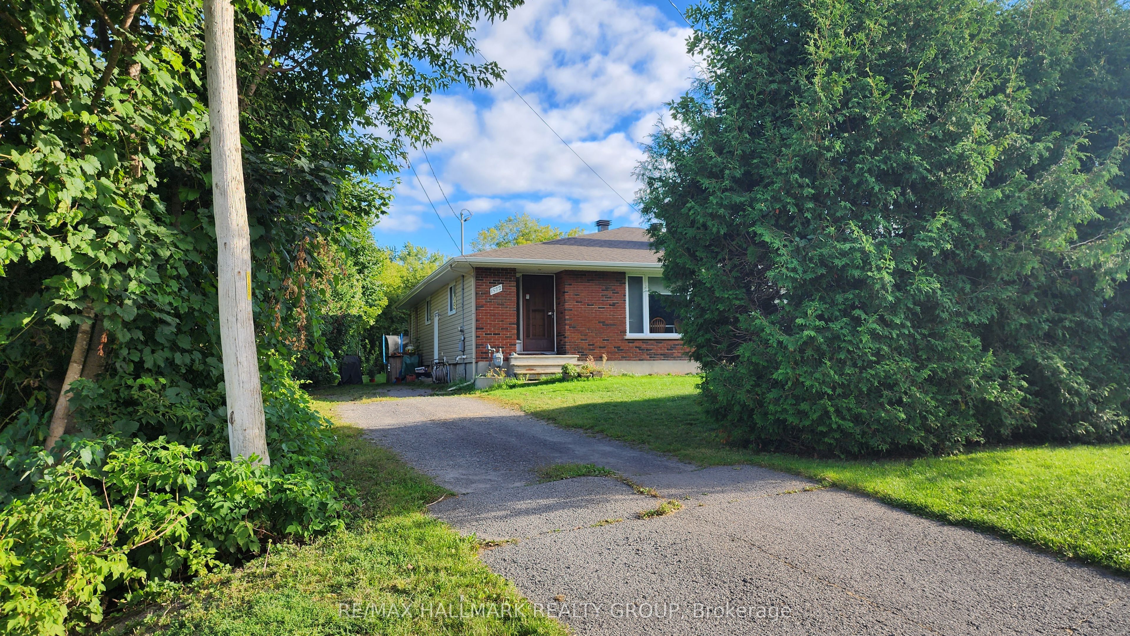 1570-1572 GOTH Avenue, Blossom Park - Airport and Area, ON K1T 1E4