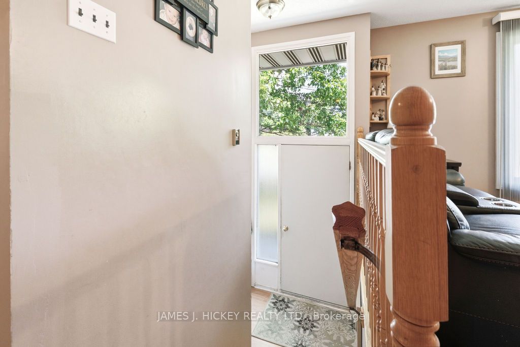 39 Ottawa Street, Laurentian Hills, ON K0J 1J0 photo 3