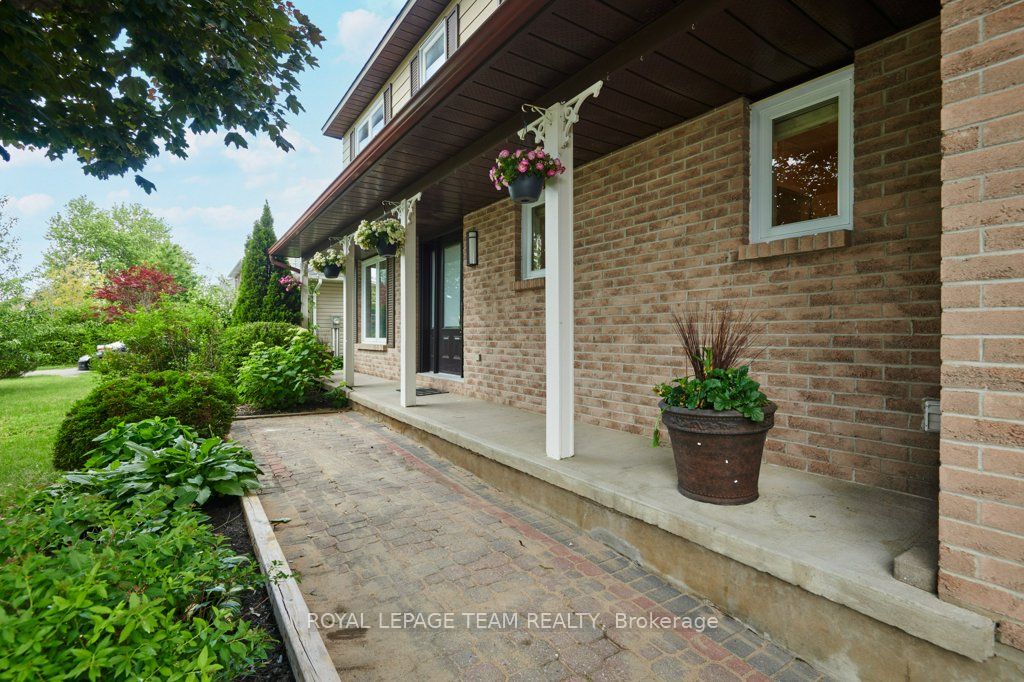 332 Liard Street, Stittsville - Munster - Richmond, ON K2S 1J8 photo 2