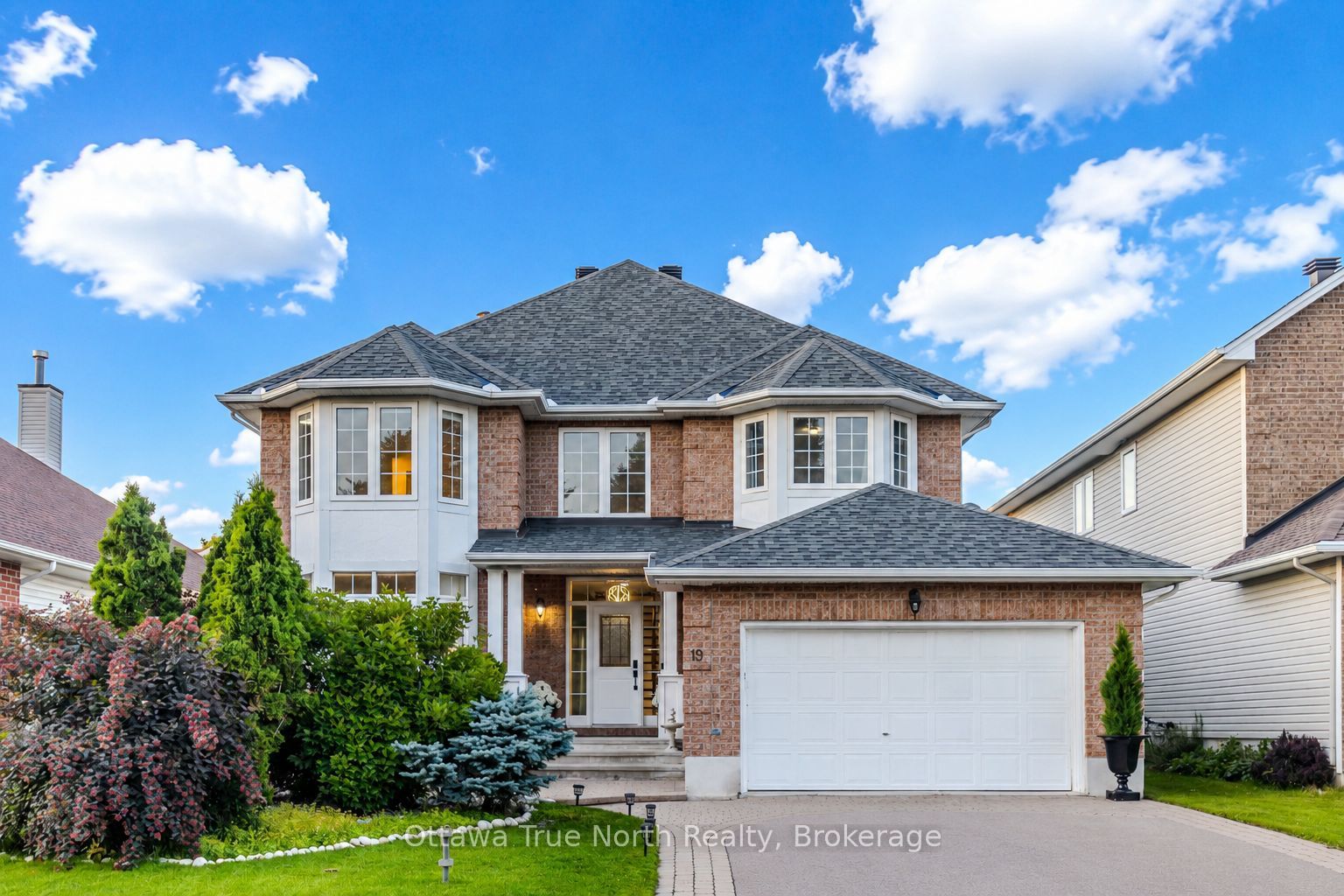 19 Black Tern Crescent, Kanata, ON K2M 2Z4