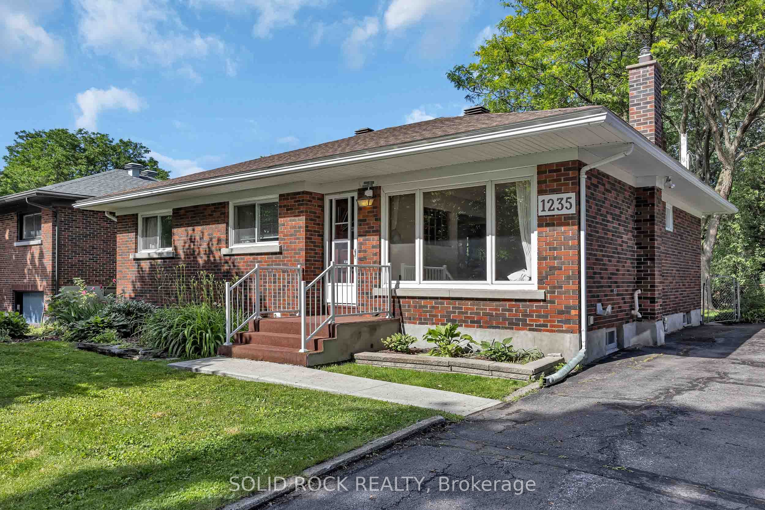 1235 Major Street, Belair Park - Copeland Park and Area, ON K2C 2S3