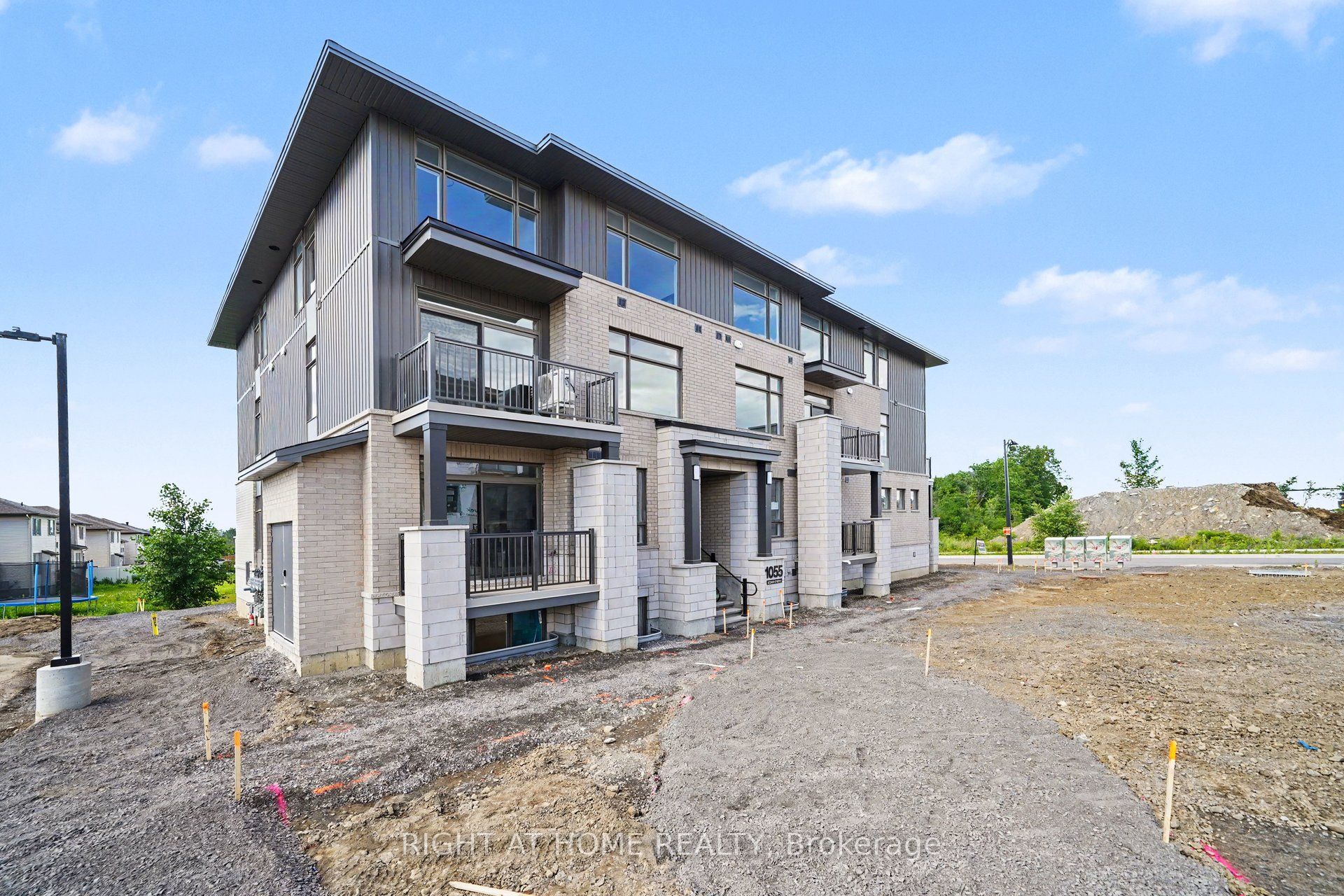 1055 Cedar Creek Drive Building 1, Unit 205L, Blossom Park - Airport and Area, ON K1X 0G3