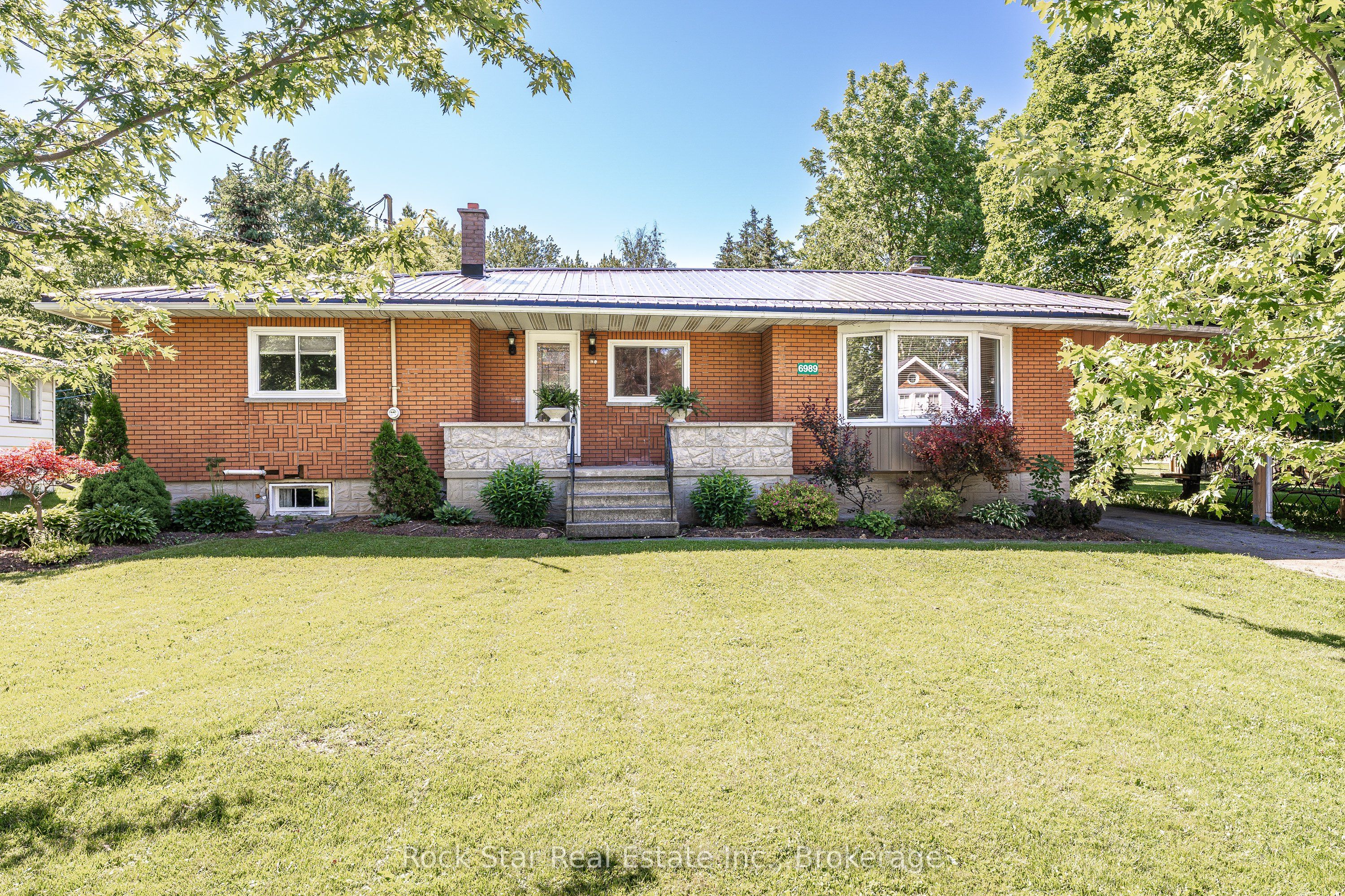 6989 Rutherford Street, Perth East, ON N0K 1L0