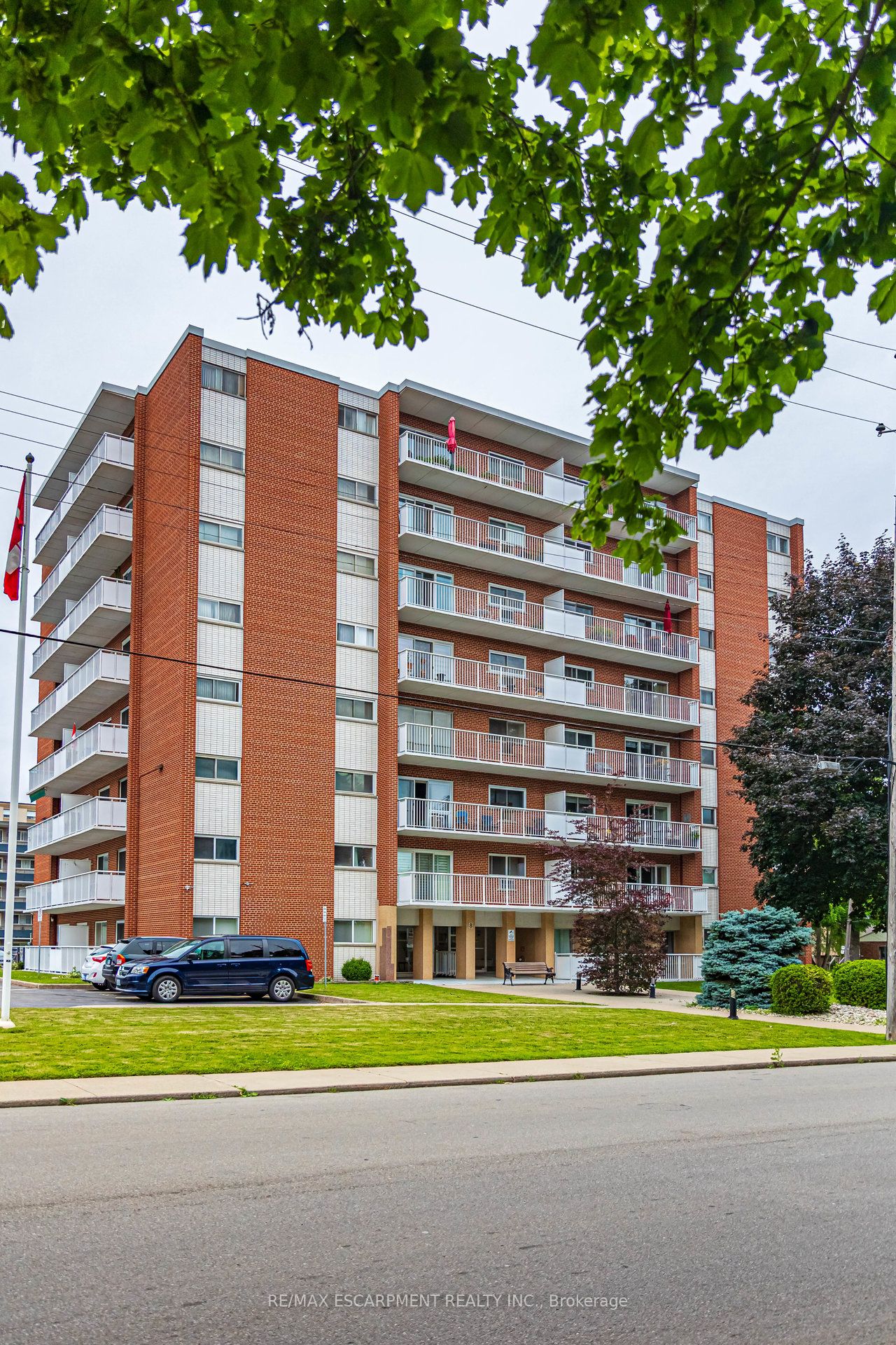 8 WOODMAN Drive S 805, Hamilton, ON L8K 4C9 photo 2