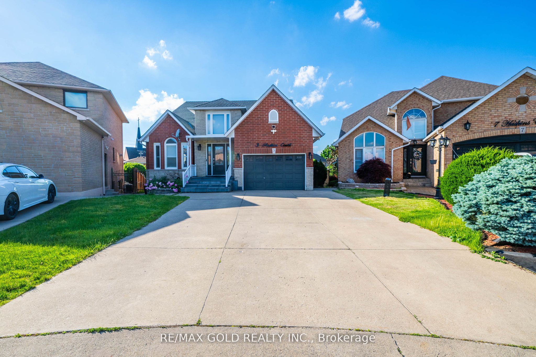 3 Haskins Court, Hamilton, ON L8K 6R1