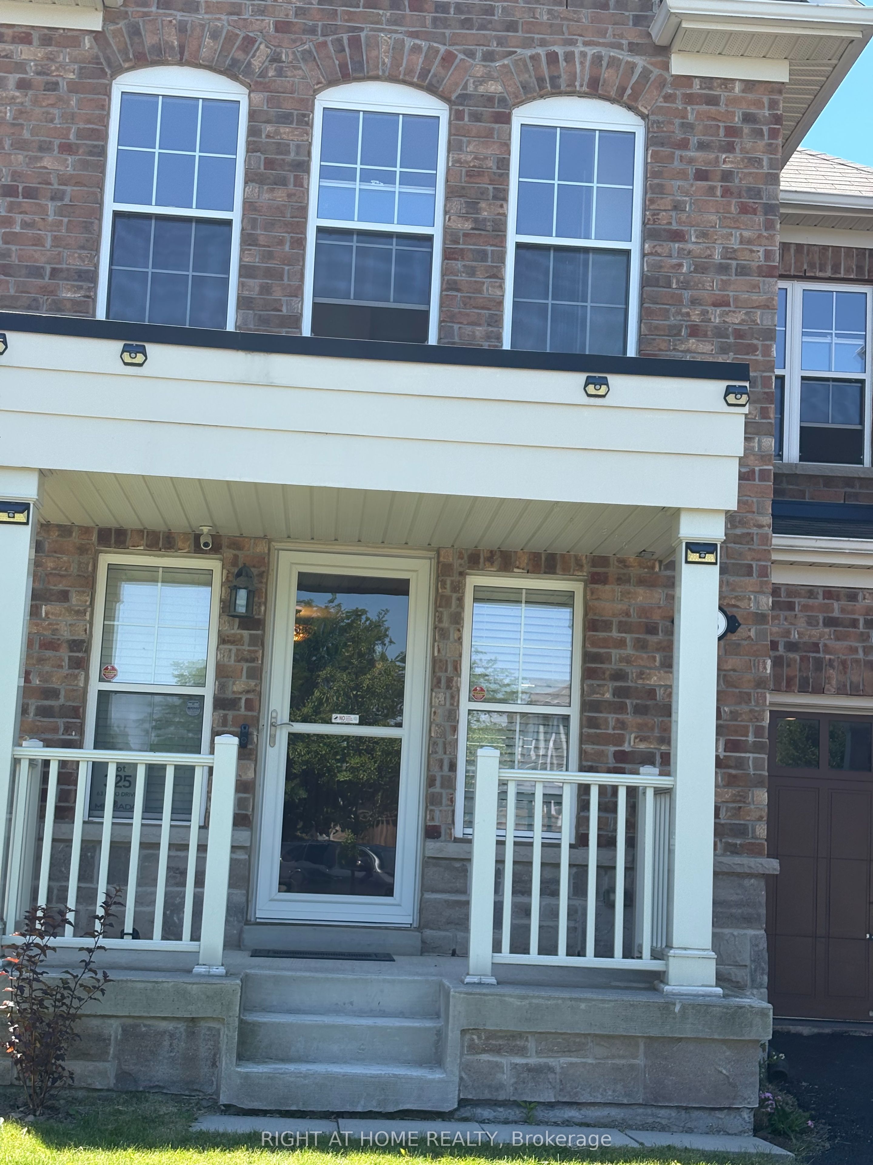 63 Lupo Drive, Hamilton, ON L8B 0V3