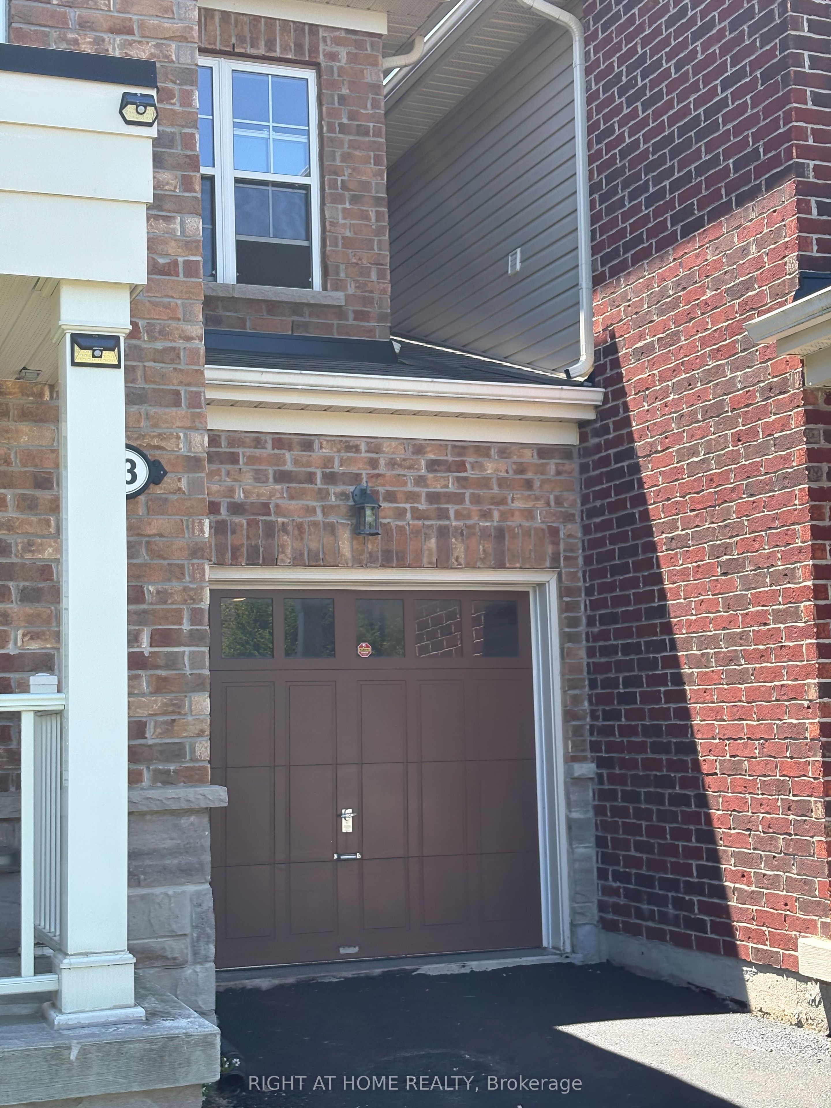 63 Lupo Drive, Hamilton, ON L8B 0V3 photo 2
