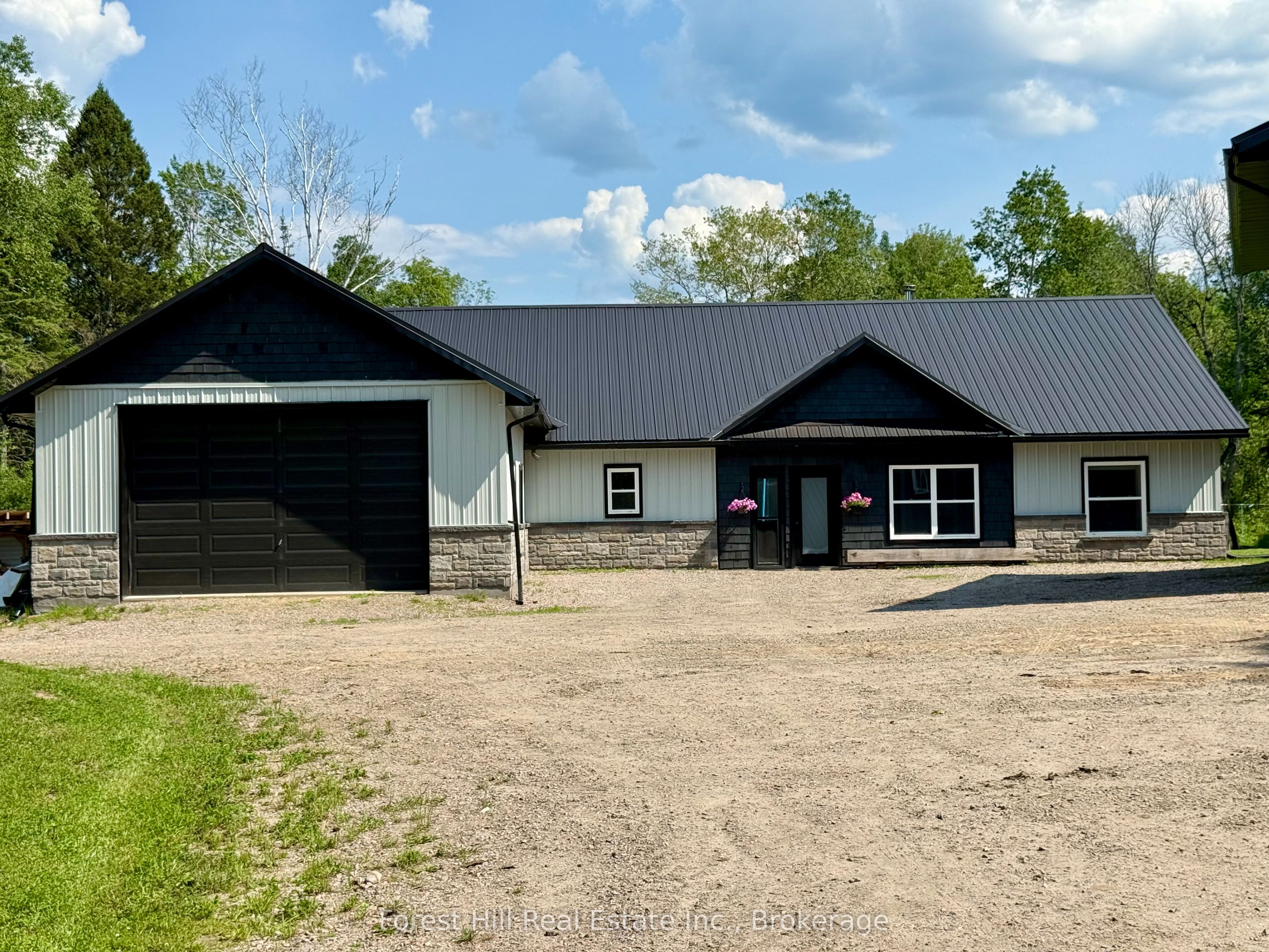 107 Hunt Line, Powassan, ON P0H 1Z0 photo 4