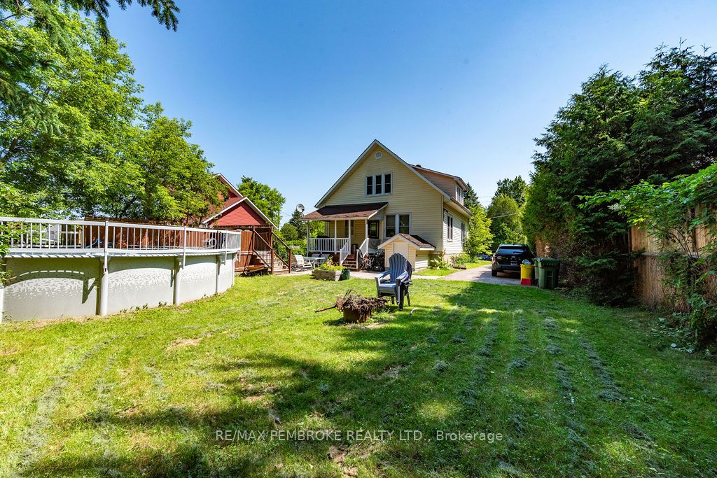 33 Doran Road, Petawawa, ON K8H 1R1 photo 3