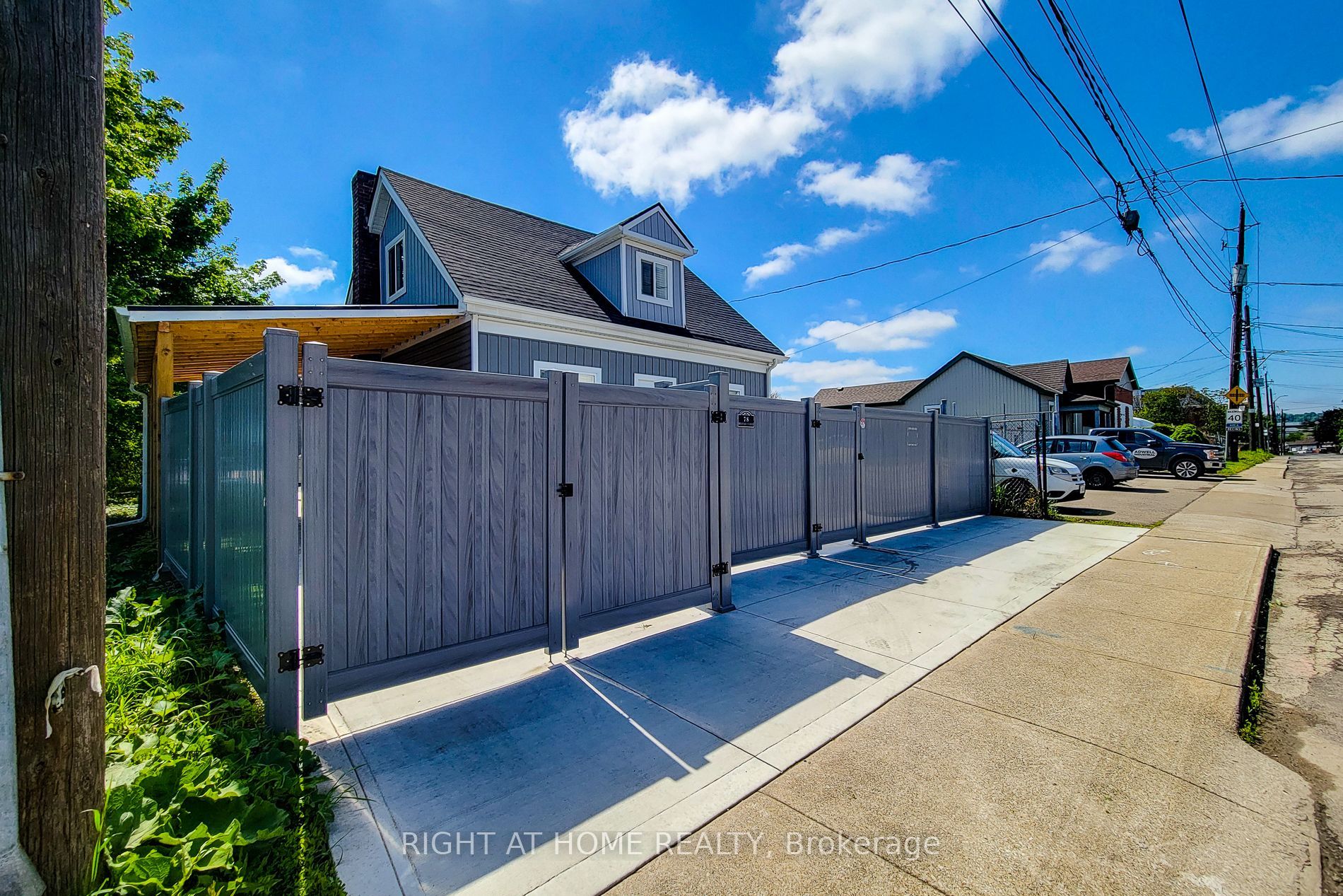78 Hillyard Street, Hamilton, ON L8L 6B4 photo 2