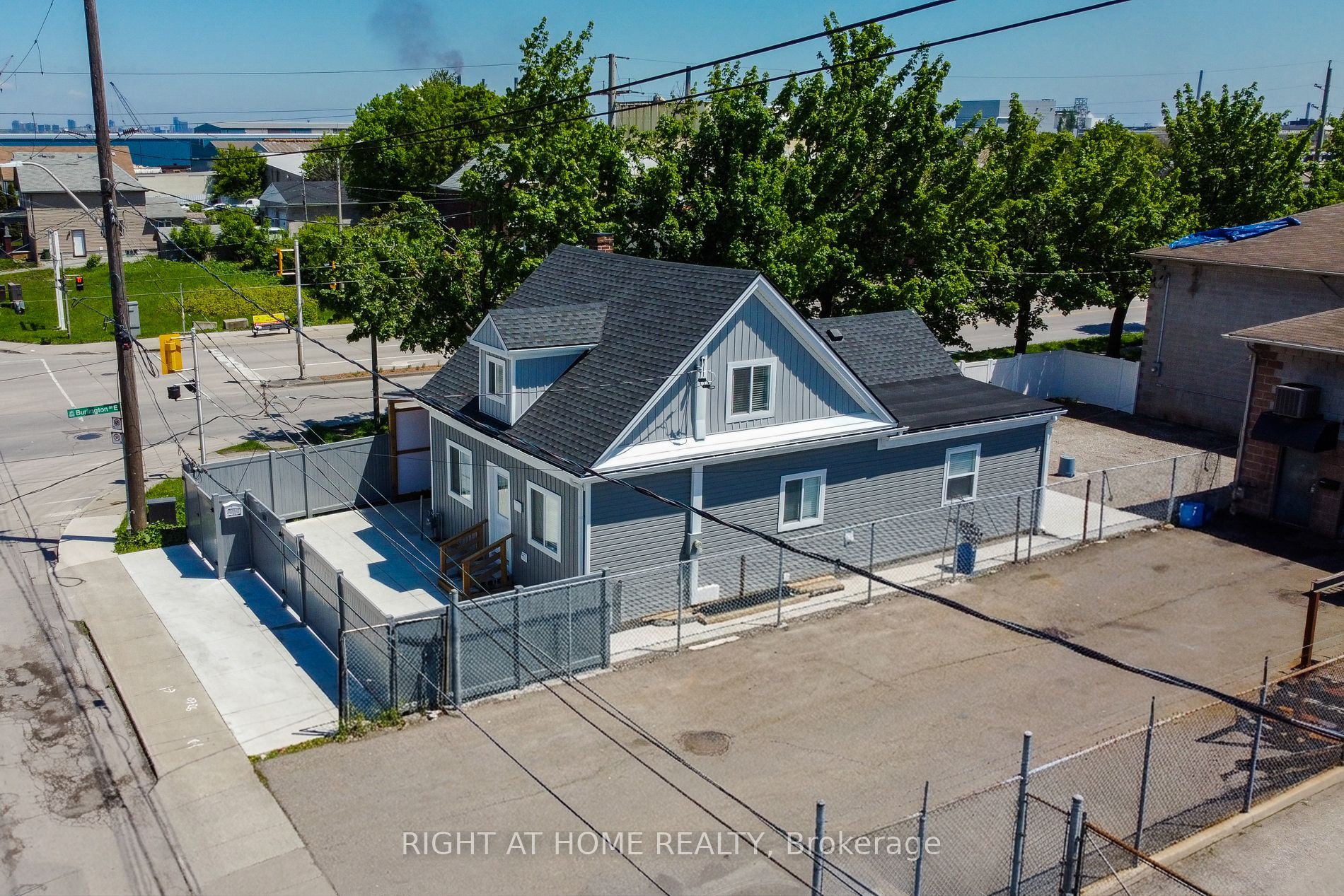 78 Hillyard Street, Hamilton, ON L8L 6B4 photo 3